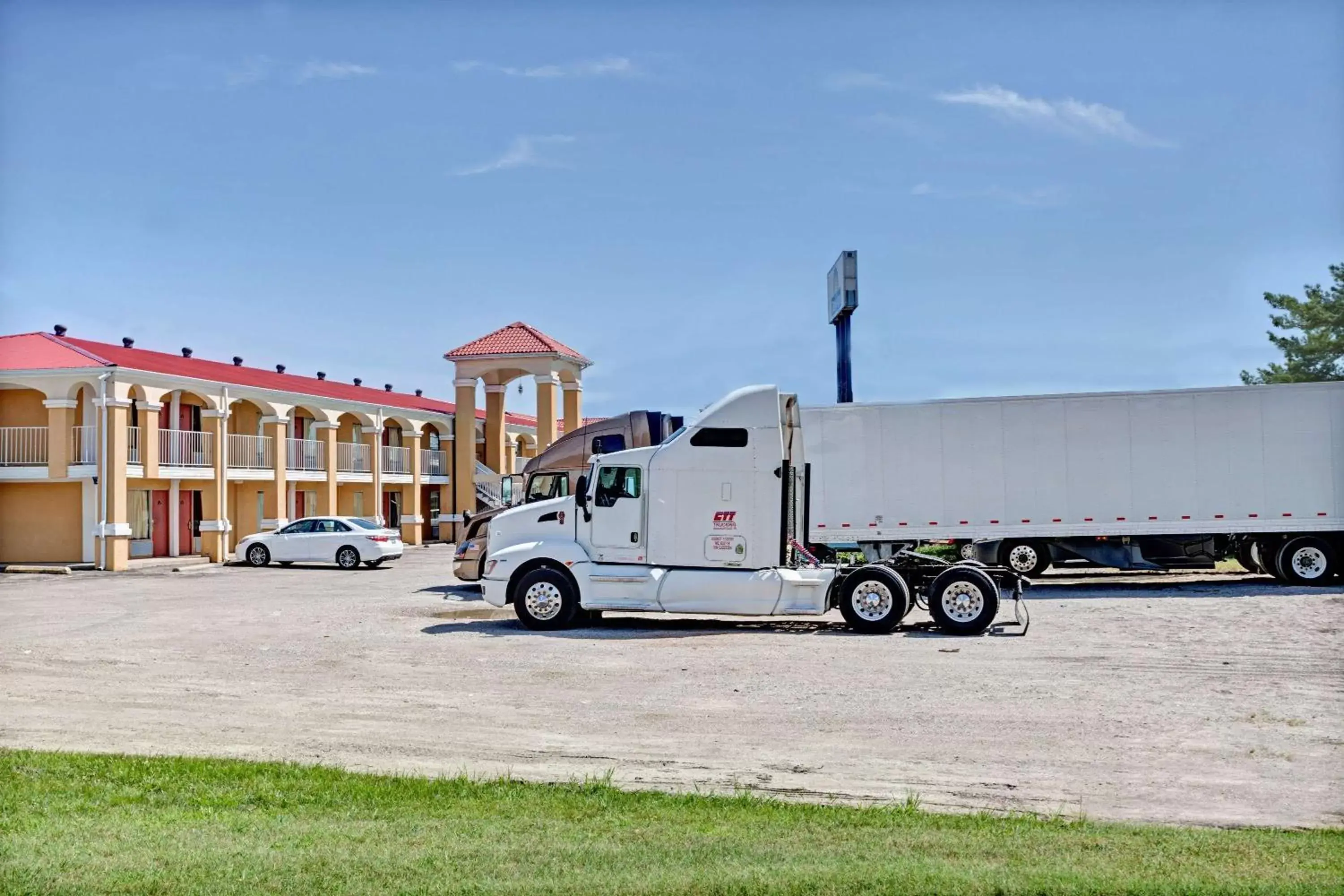 Property Building in Days Inn by Wyndham Louisville Airport Fair and Expo Center