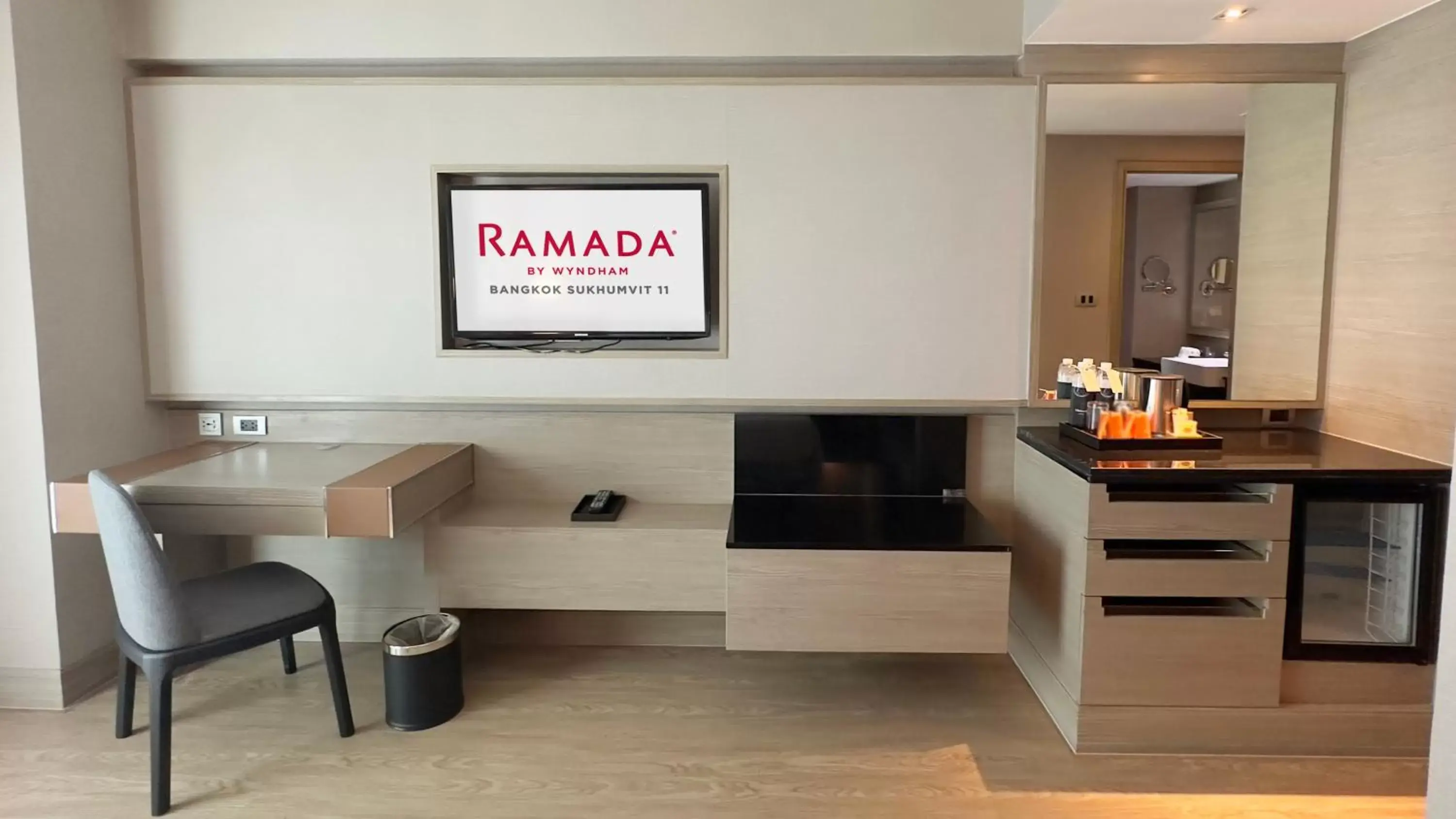 hair dresser, TV/Entertainment Center in Ramada by Wyndham Bangkok Sukhumvit 11