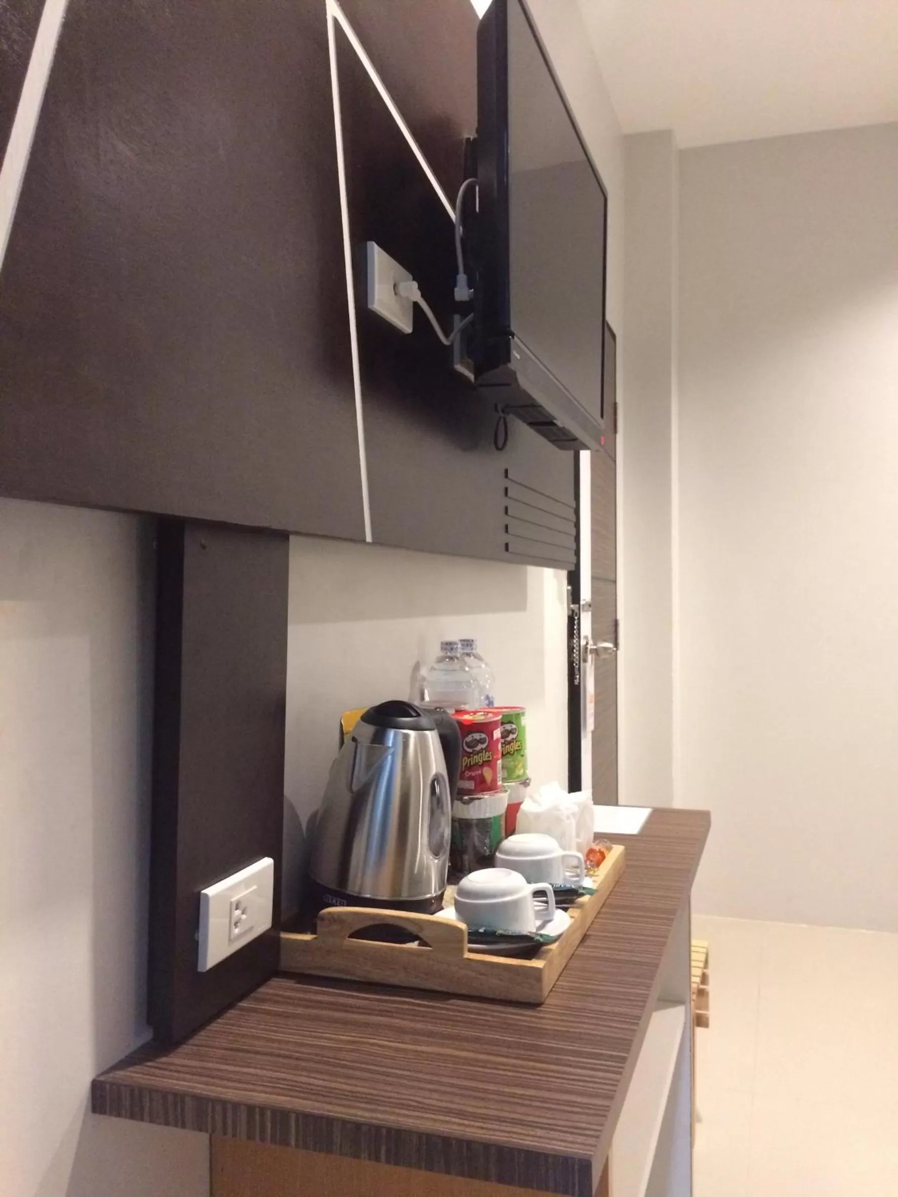 Coffee/tea facilities in S2 Residence