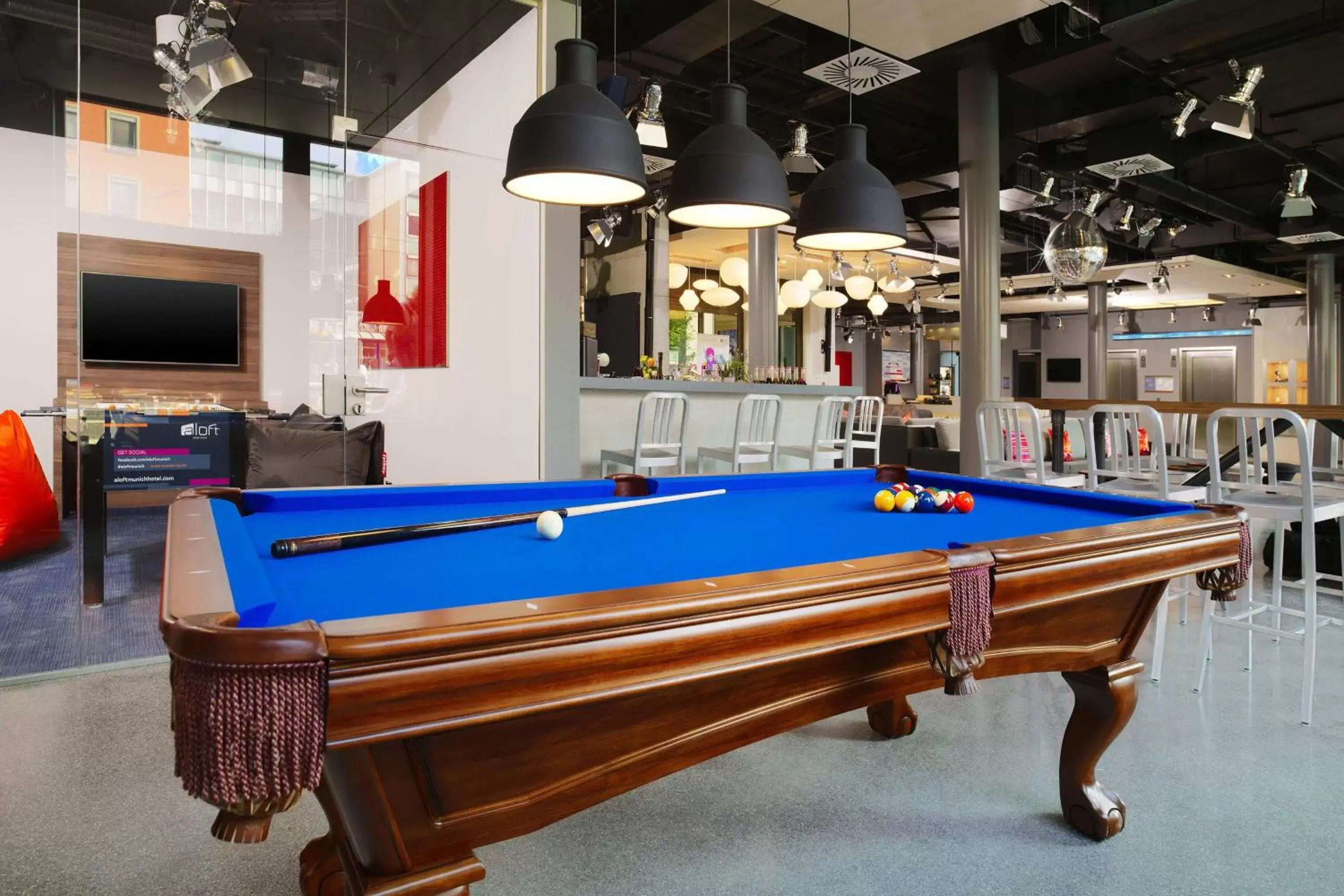 Lounge or bar, Billiards in Aloft München