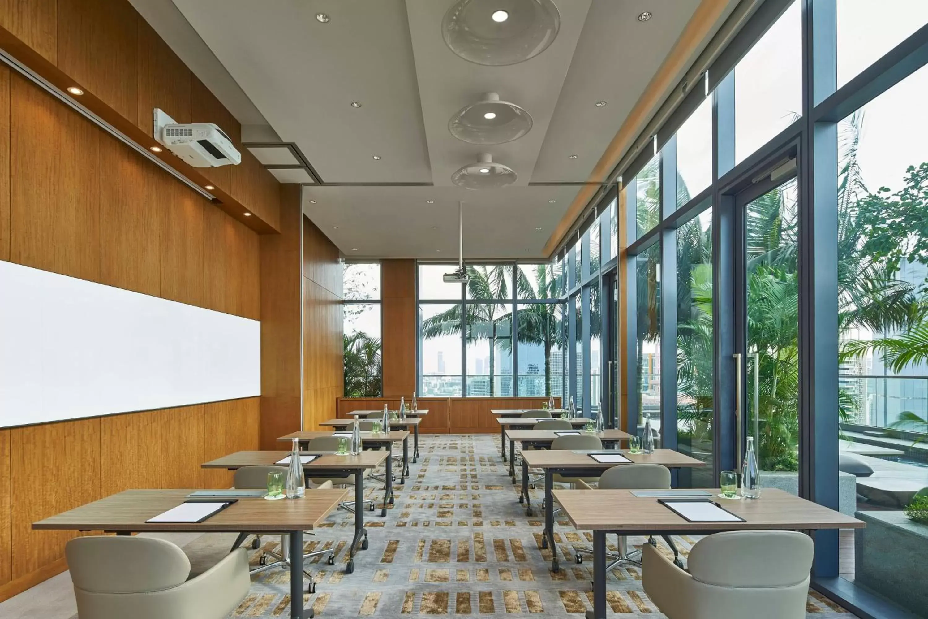 Meeting/conference room, Restaurant/Places to Eat in Courtyard by Marriott Singapore Novena