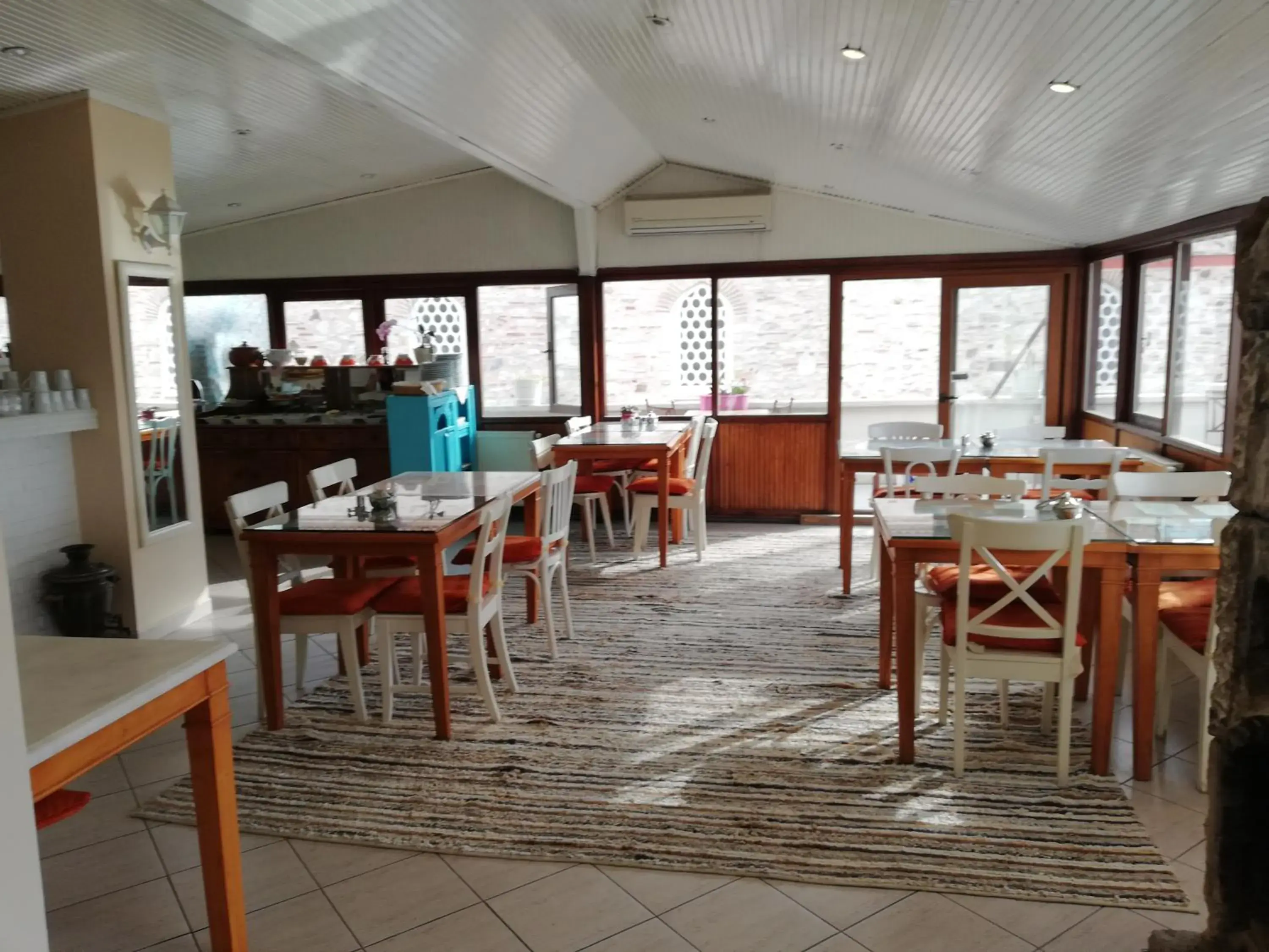 Balcony/Terrace, Restaurant/Places to Eat in Turkoman Hotel