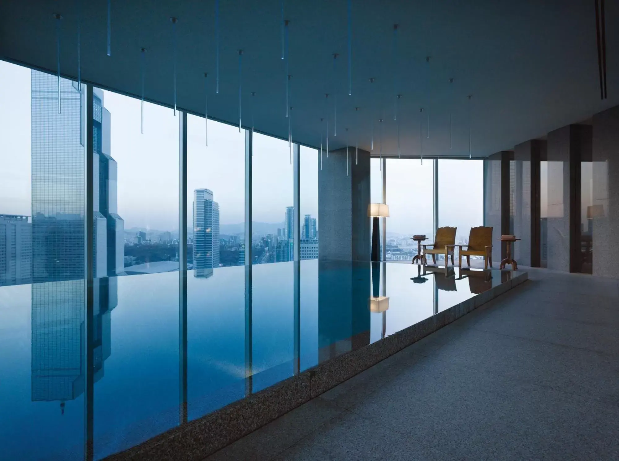 Swimming pool in Park Hyatt Seoul