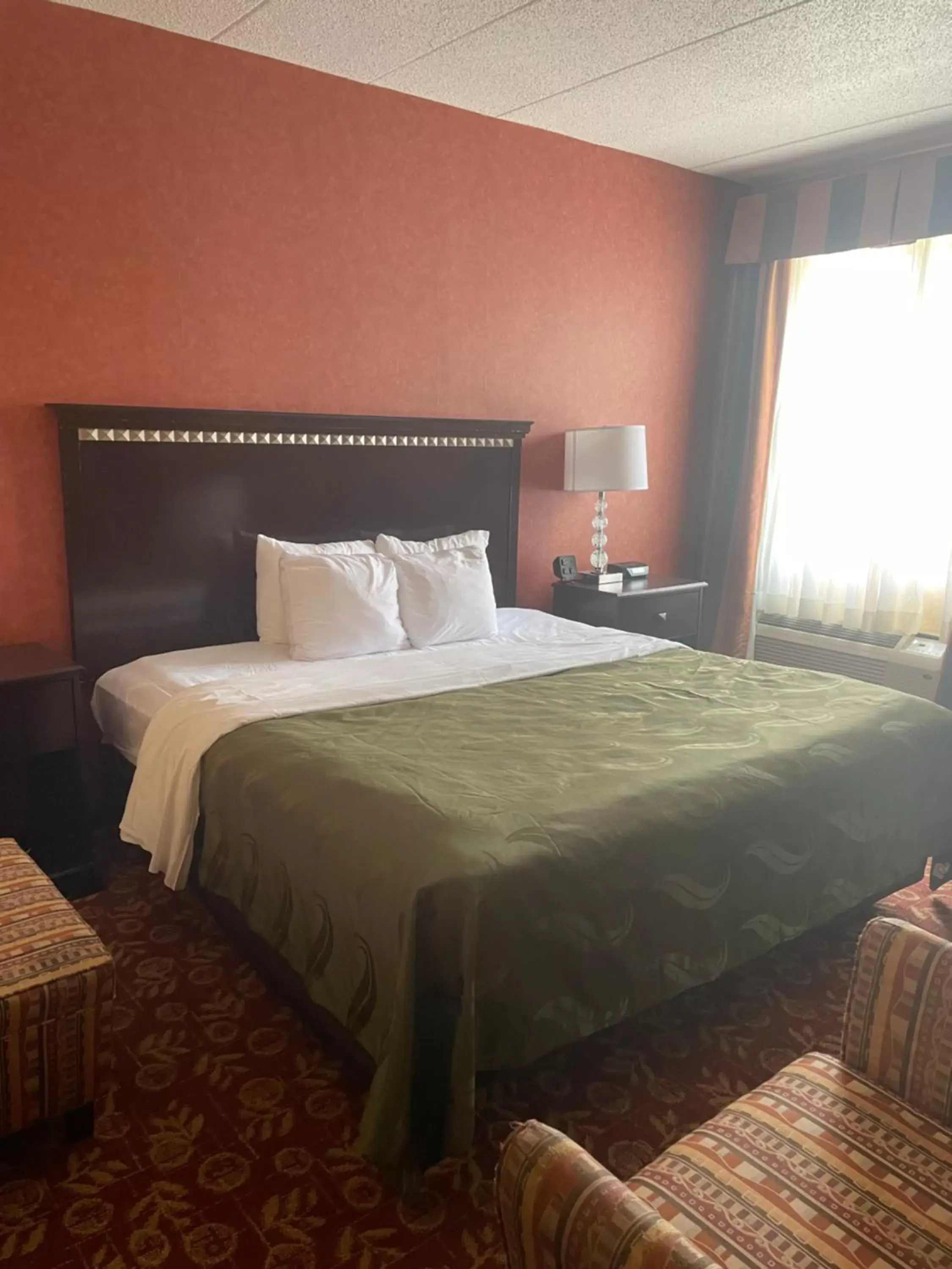 Bed in Quality Inn Vineland – Millville