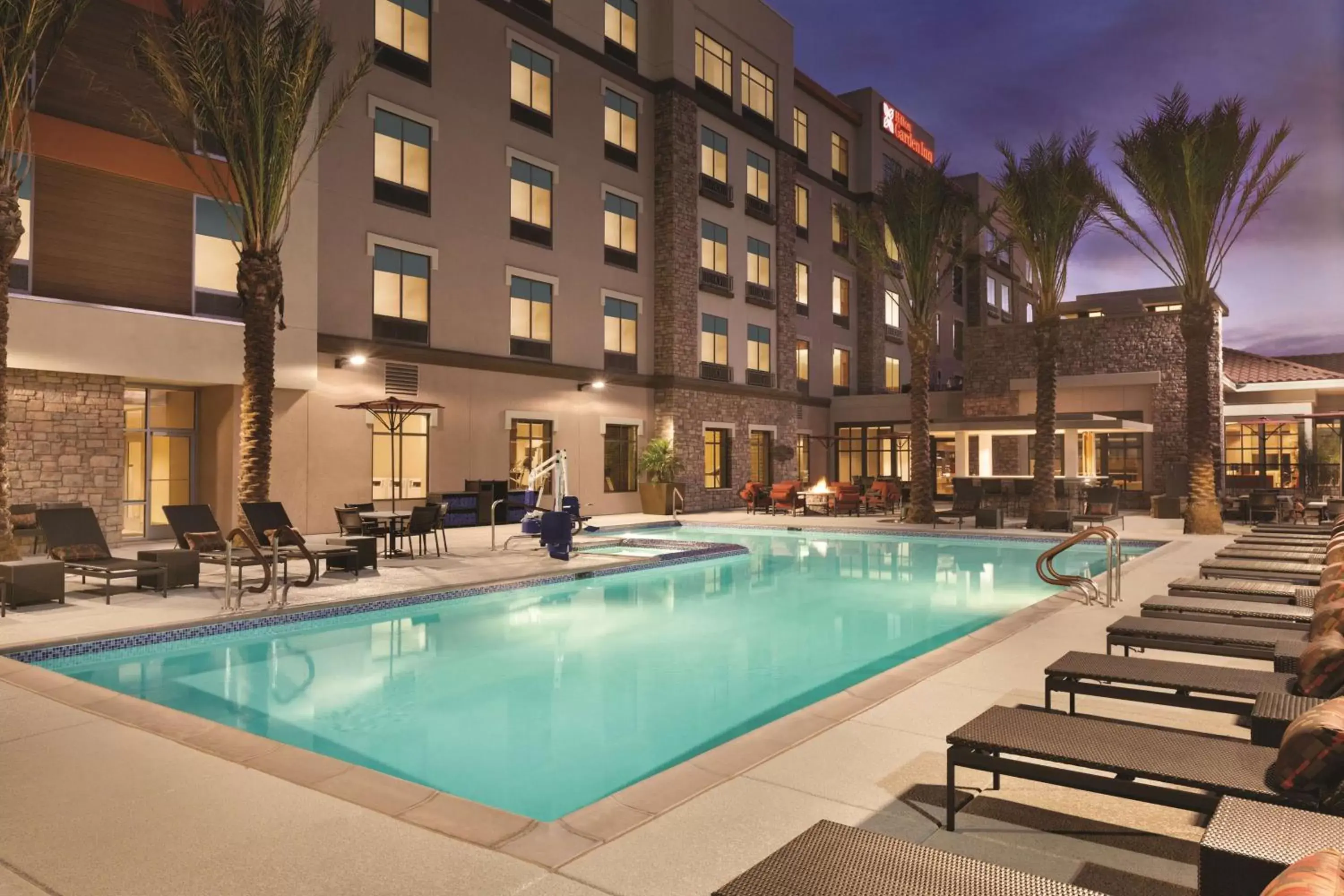 Swimming Pool in Hilton Garden Inn Phoenix-Tempe University Research Park, Az