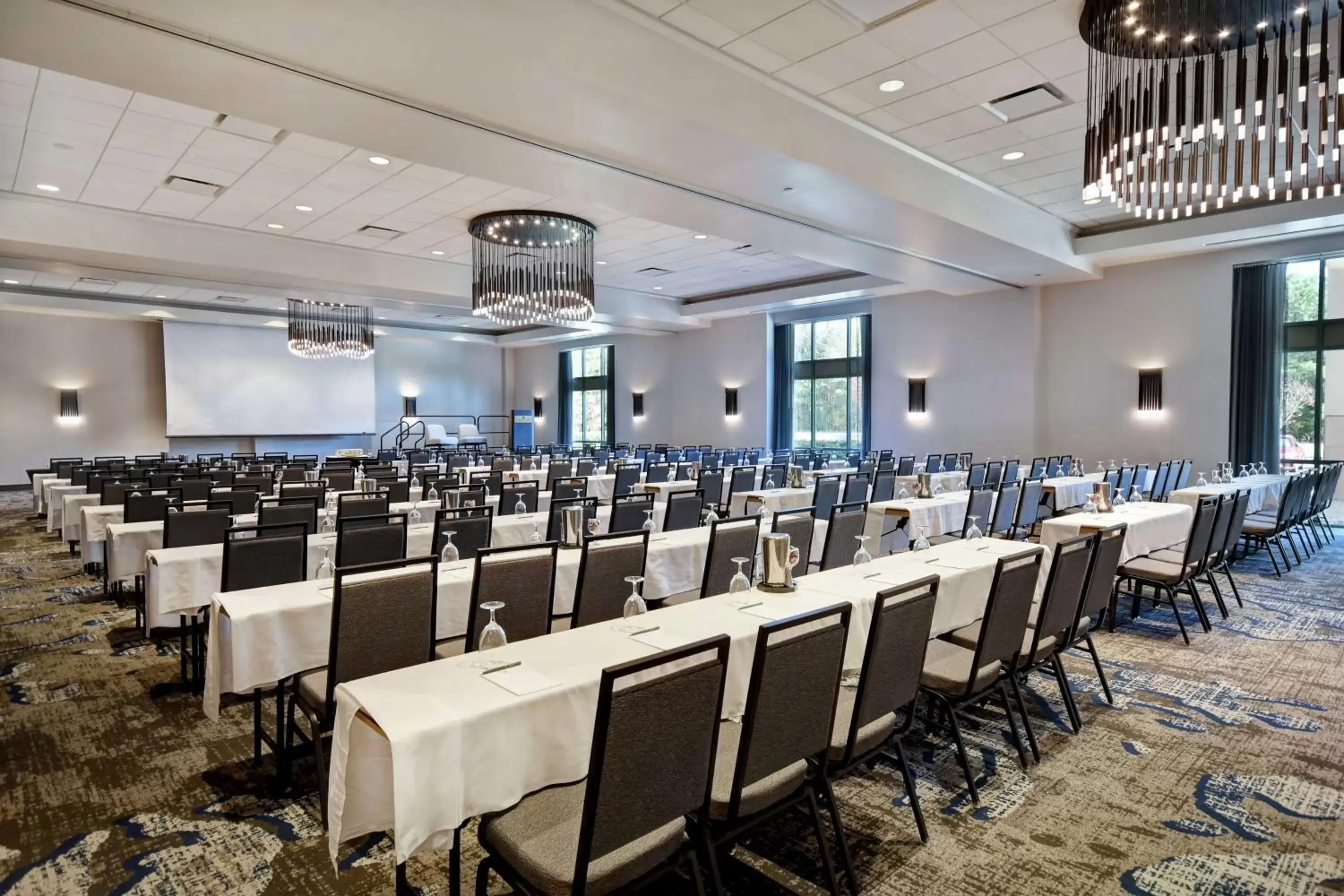 Meeting/conference room in Embassy Suites by Hilton Raleigh Durham Research Triangle