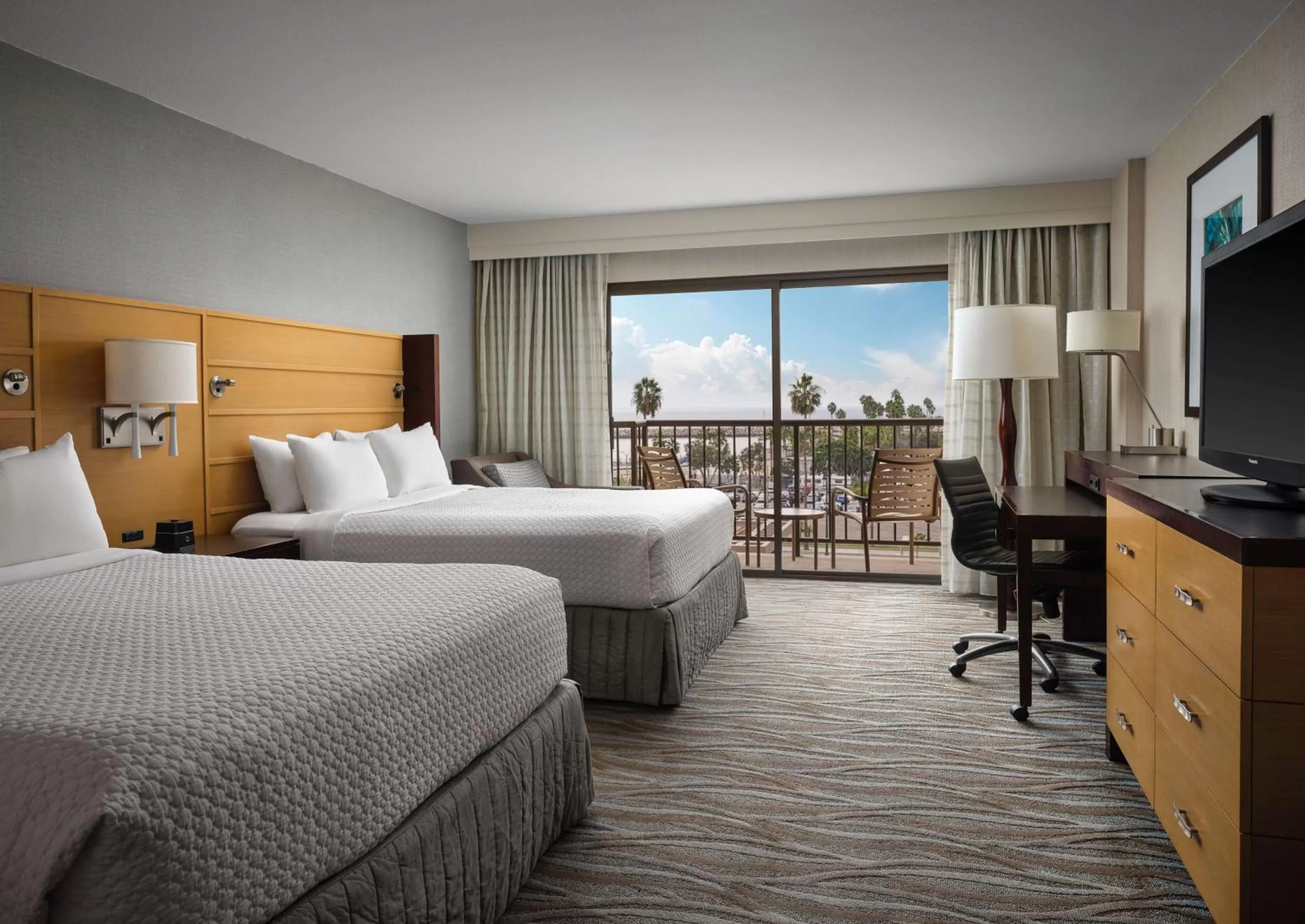 Bedroom, Bed in Sonesta Redondo Beach and Marina