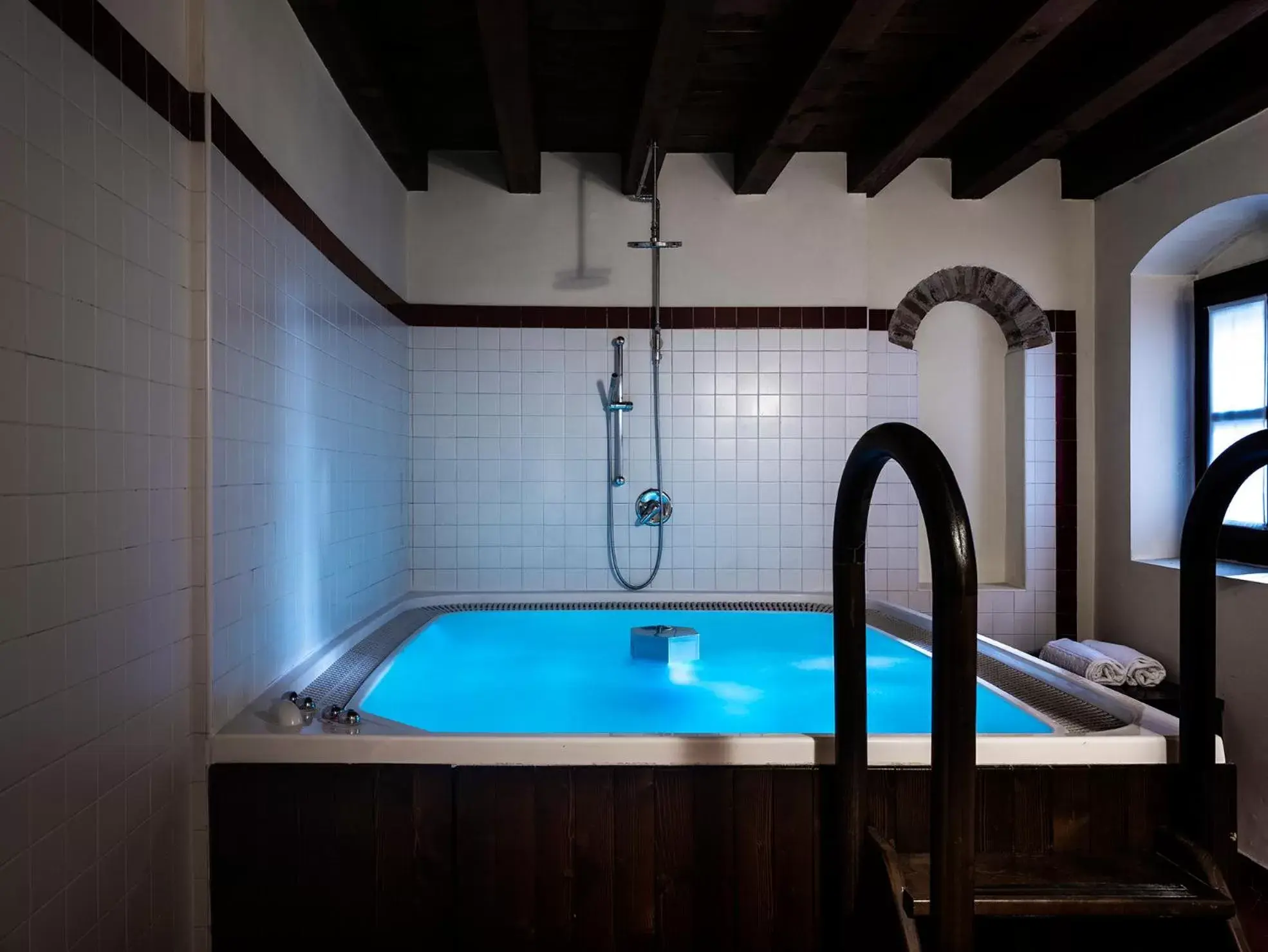 Hot Tub, Swimming Pool in Parco Termale di Villa Dei Cedri