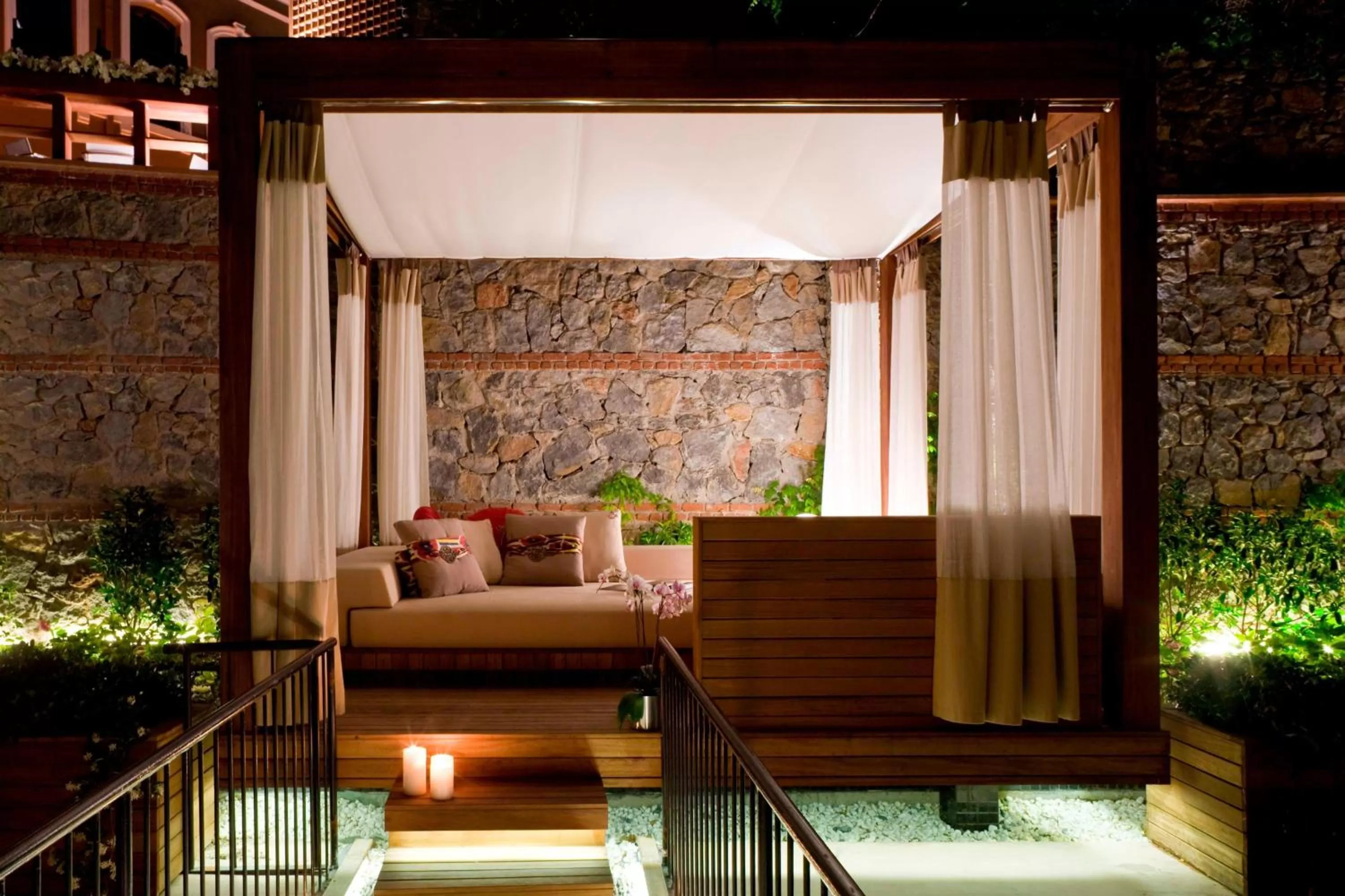 Photo of the whole room, Seating Area in W Istanbul