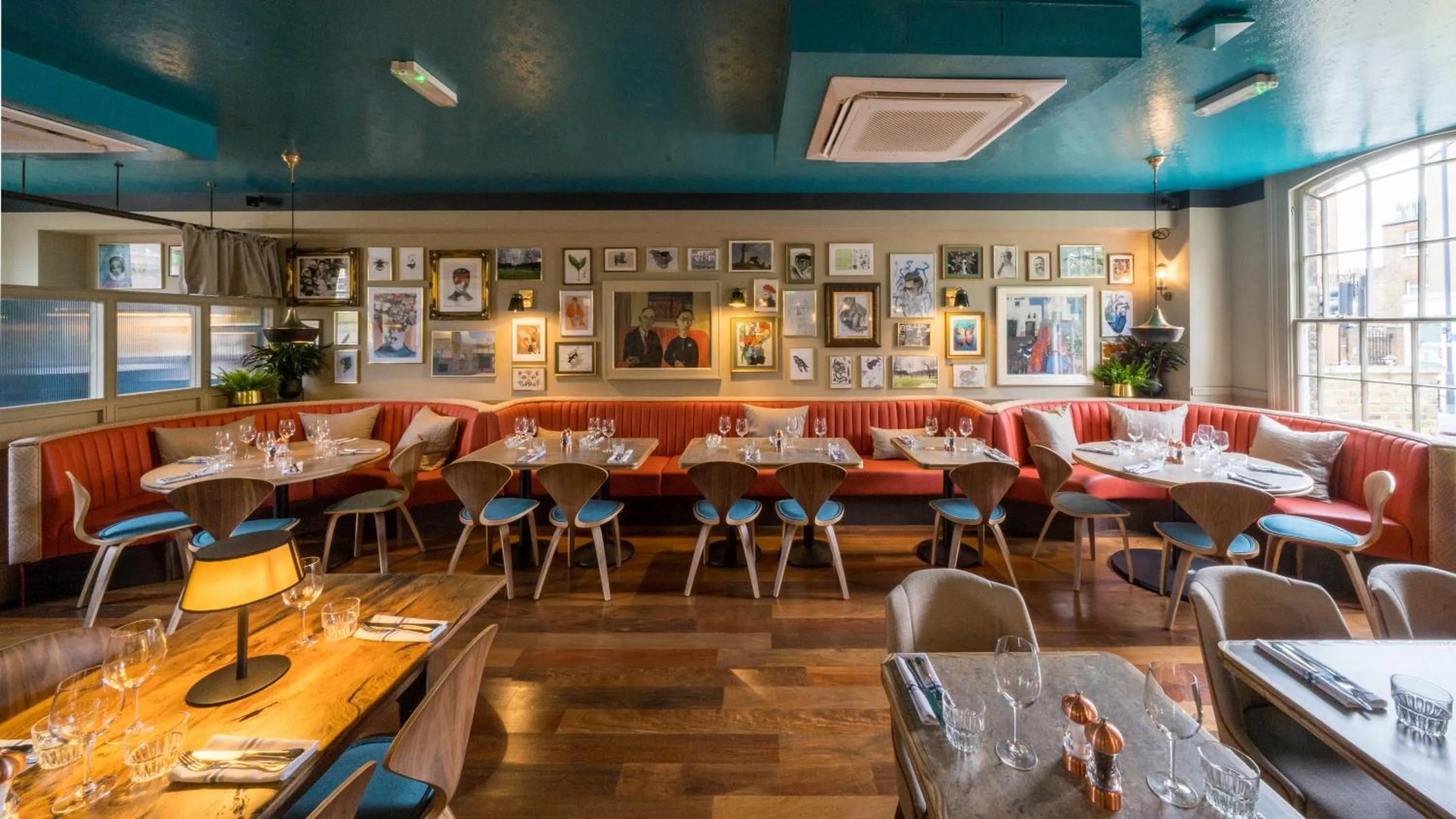 Restaurant/places to eat in Aragon House