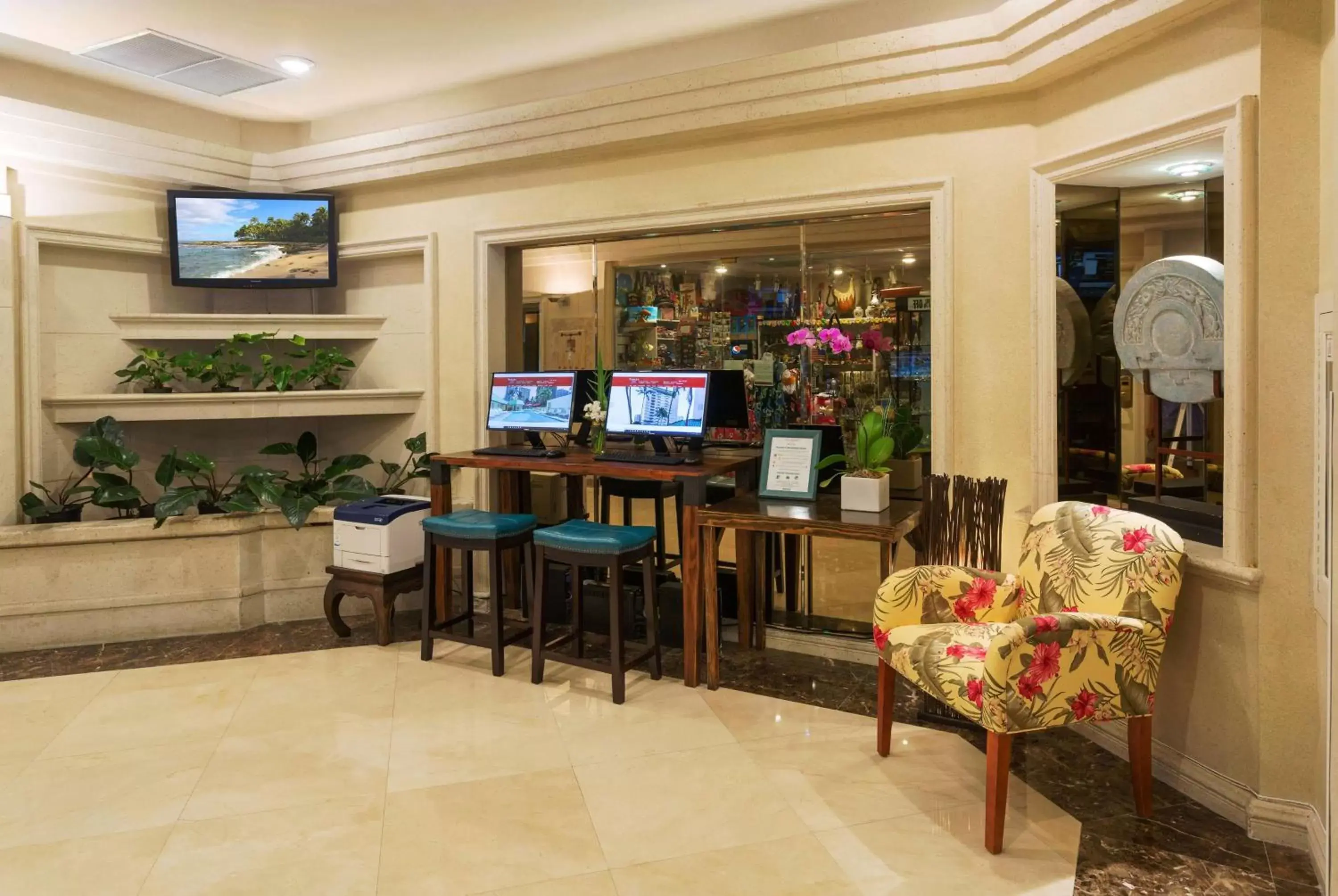 Business facilities in Ramada Plaza by Wyndham Waikiki