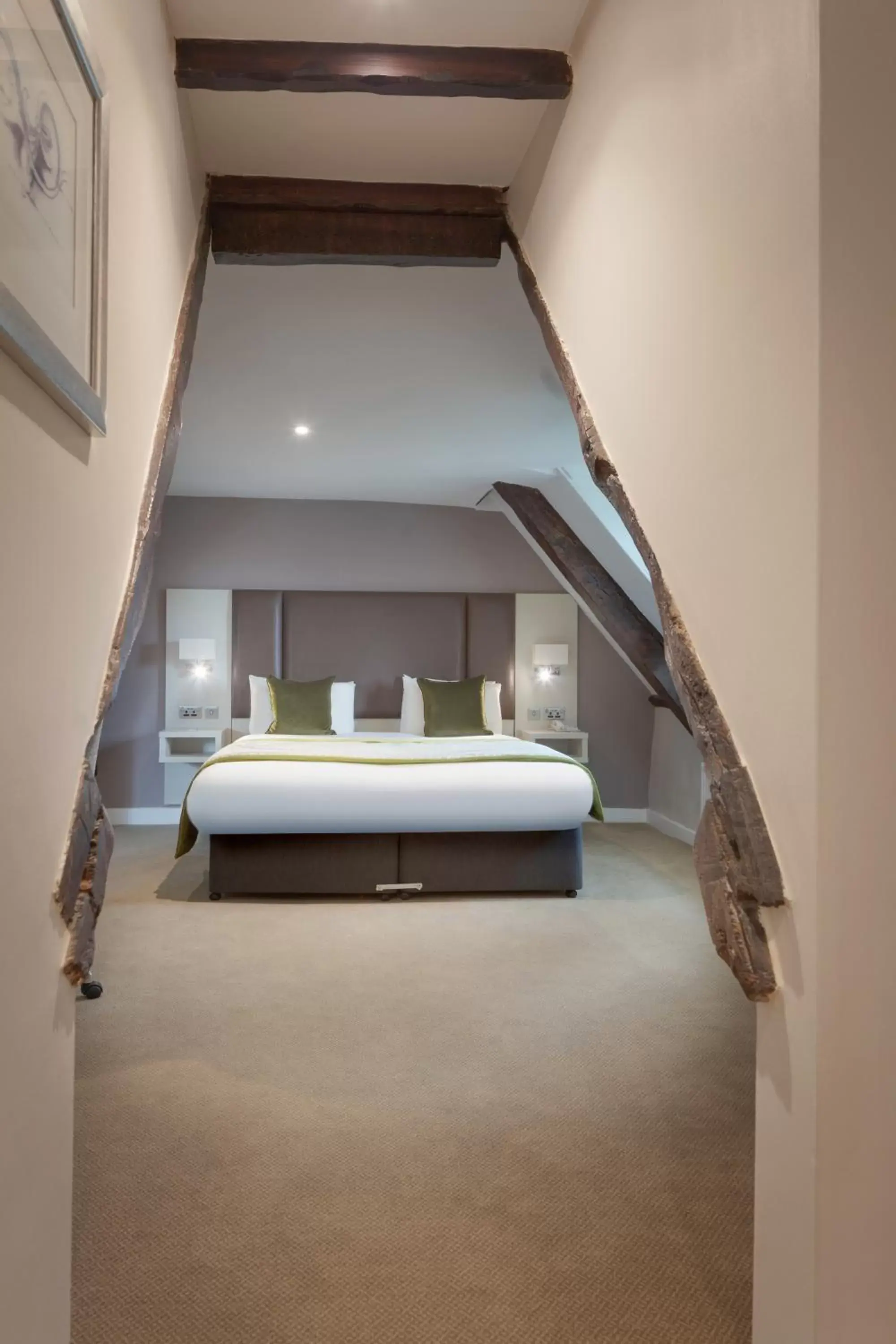 Bed in Mercure Shrewsbury Albrighton Hall Hotel & Spa