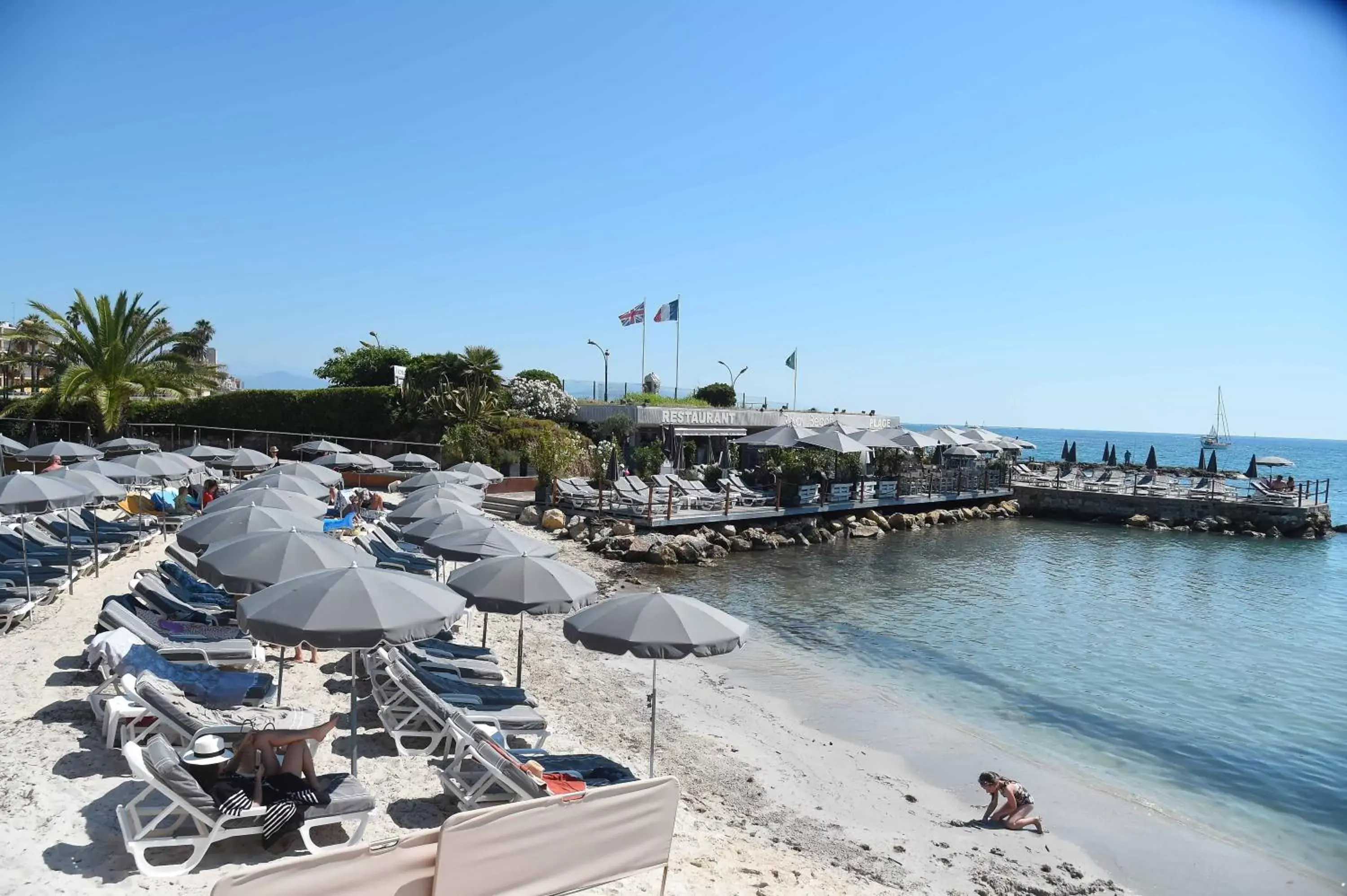 Restaurant/places to eat, Beach in Royal Antibes - Luxury Hotel, Résidence, Beach & Spa