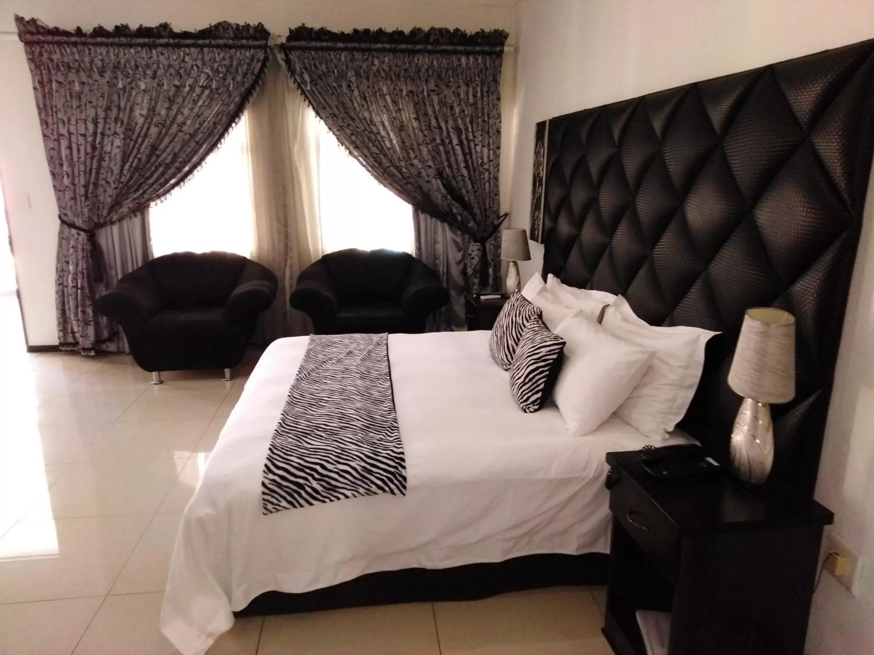 Bedroom, Bed in Big Ben Lodge