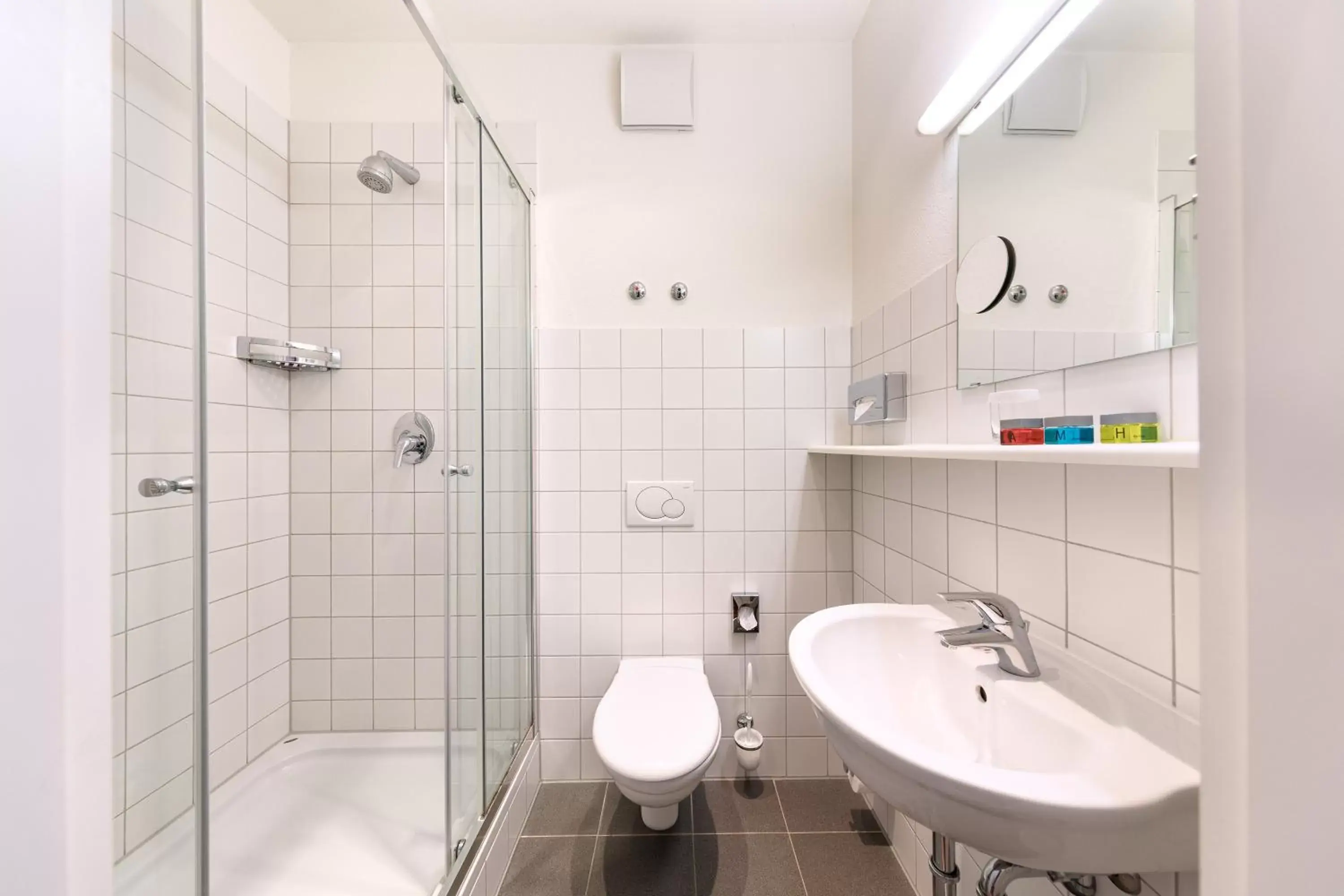 Photo of the whole room, Bathroom in AMH Airport-Messe-Hotel Stuttgart