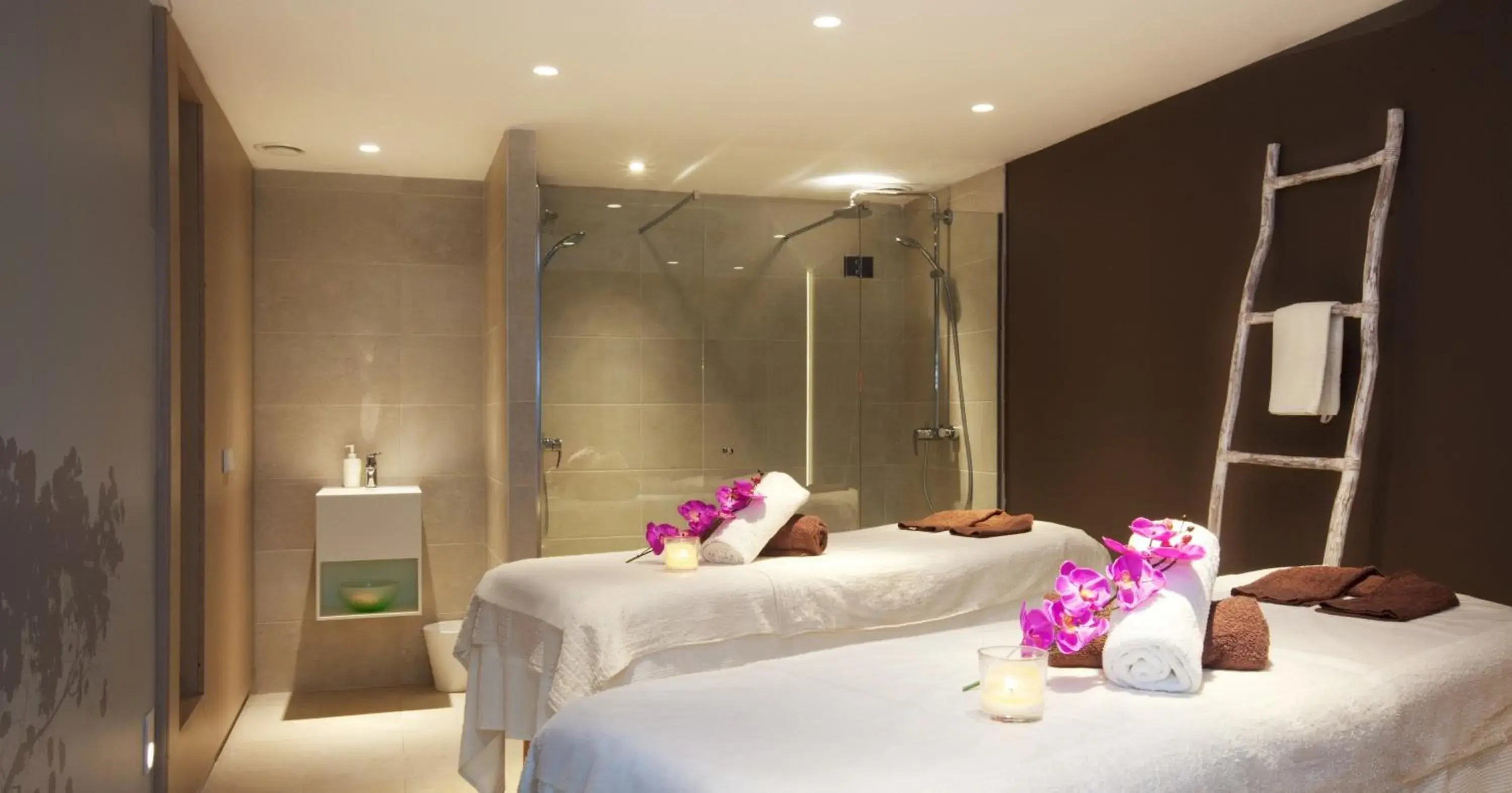 Massage, Bed in Hotel JS Palma Stay - Adults Only