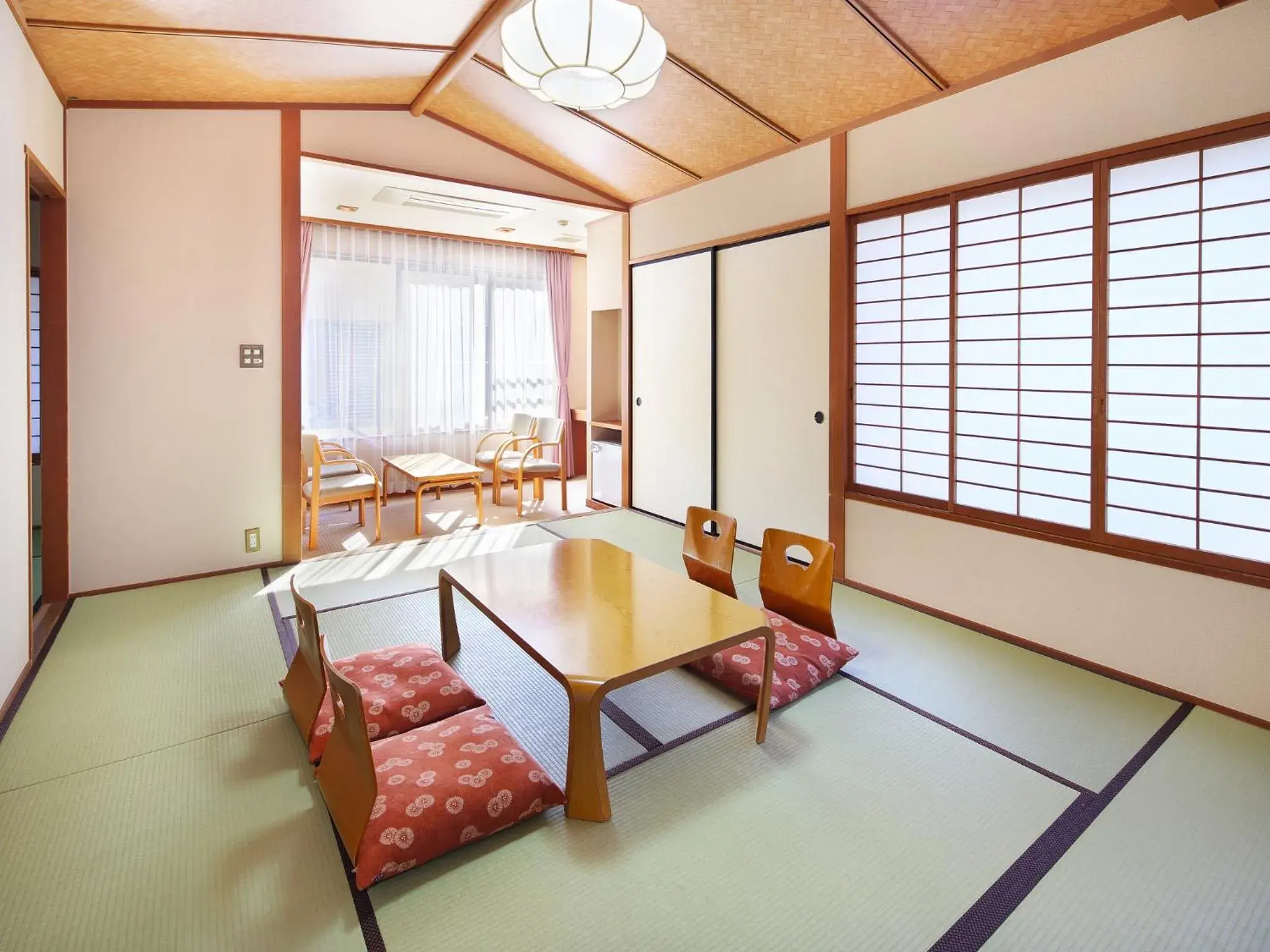 Photo of the whole room, Seating Area in Hakonenomori Okada Hotel