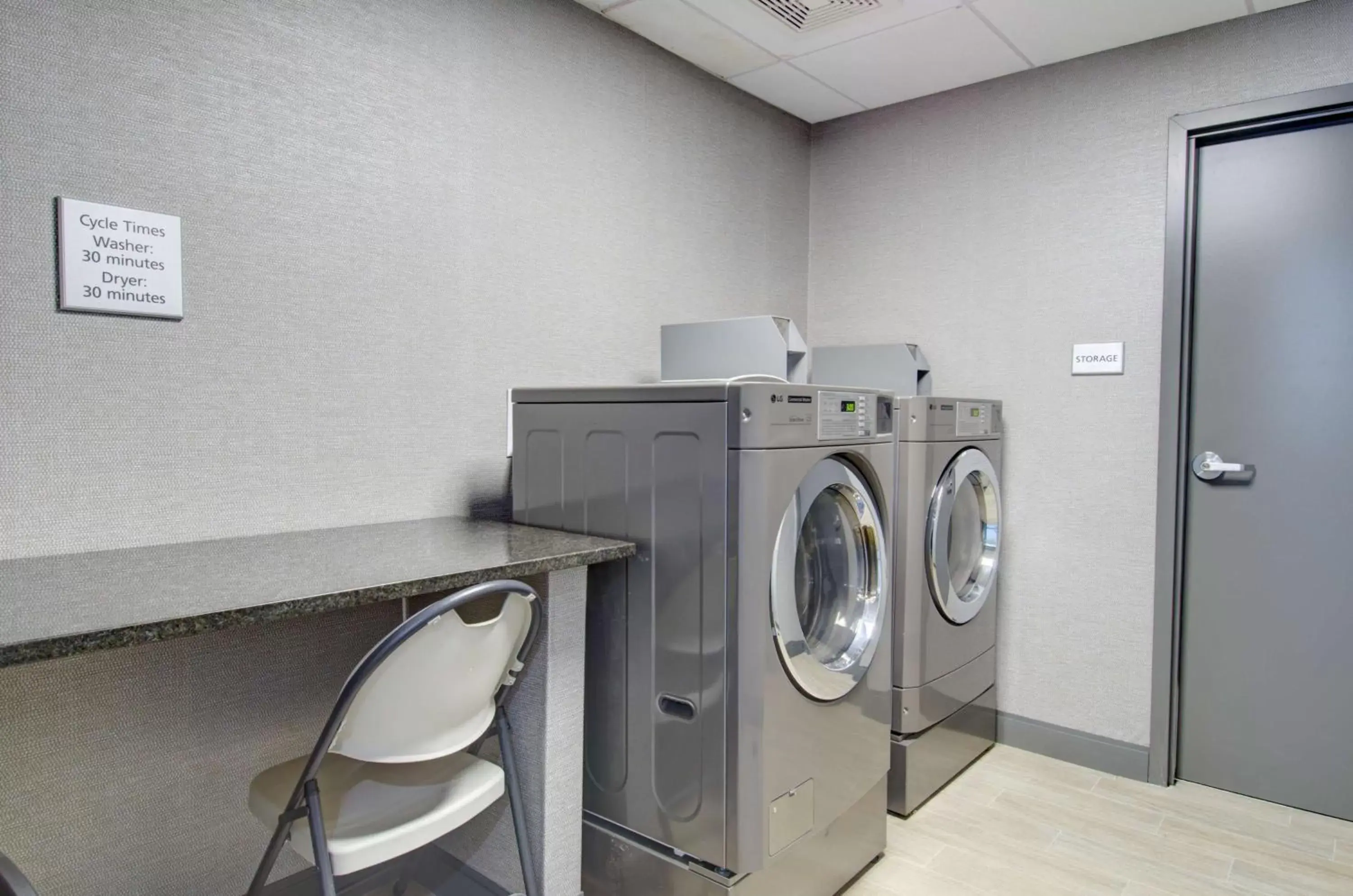 Property building in Hampton Inn & Suites Portland West Property building in Hampton Inn & Suites Portland West