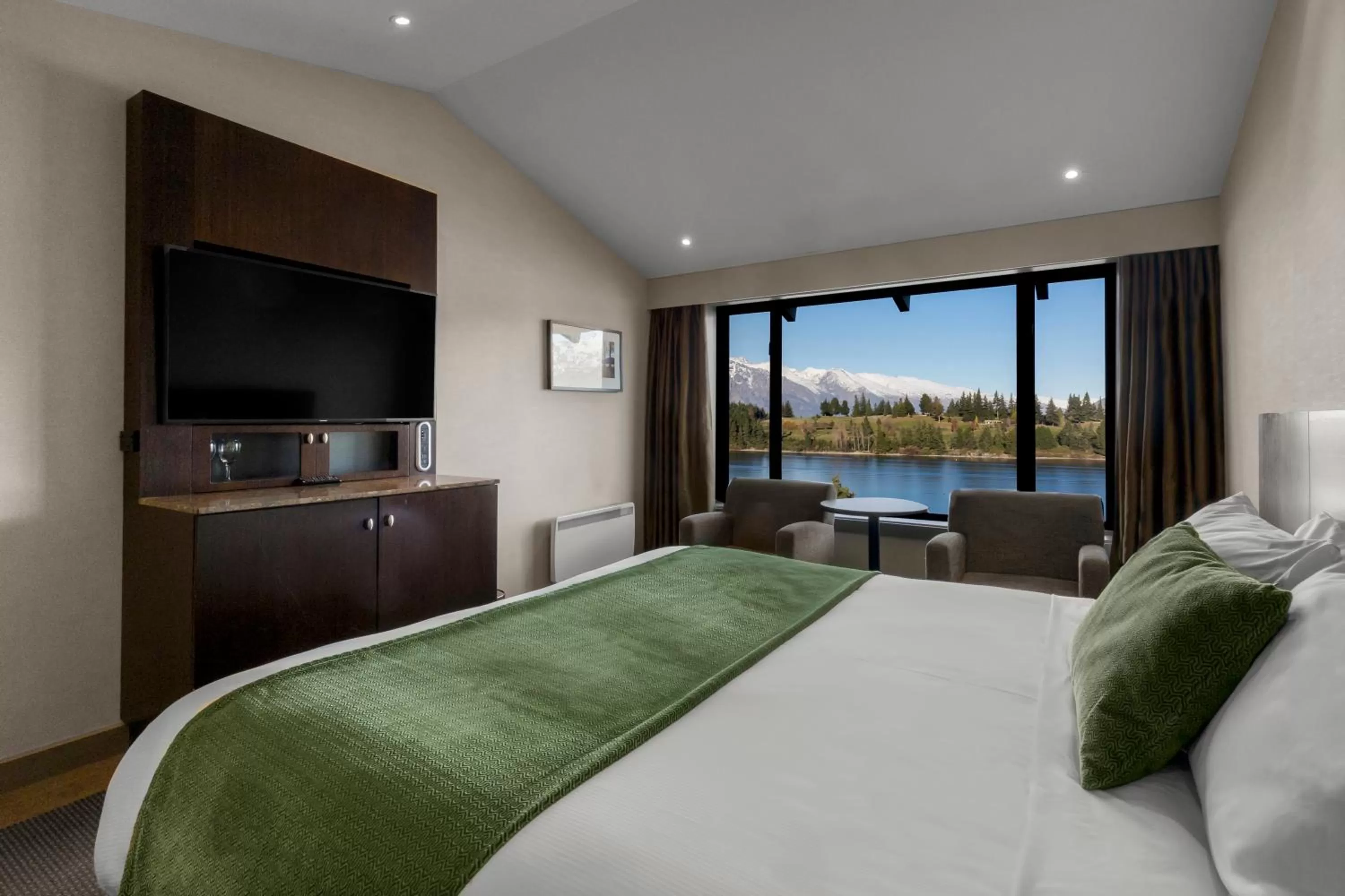 Bed in Copthorne Hotel & Resort Lakefront Queenstown