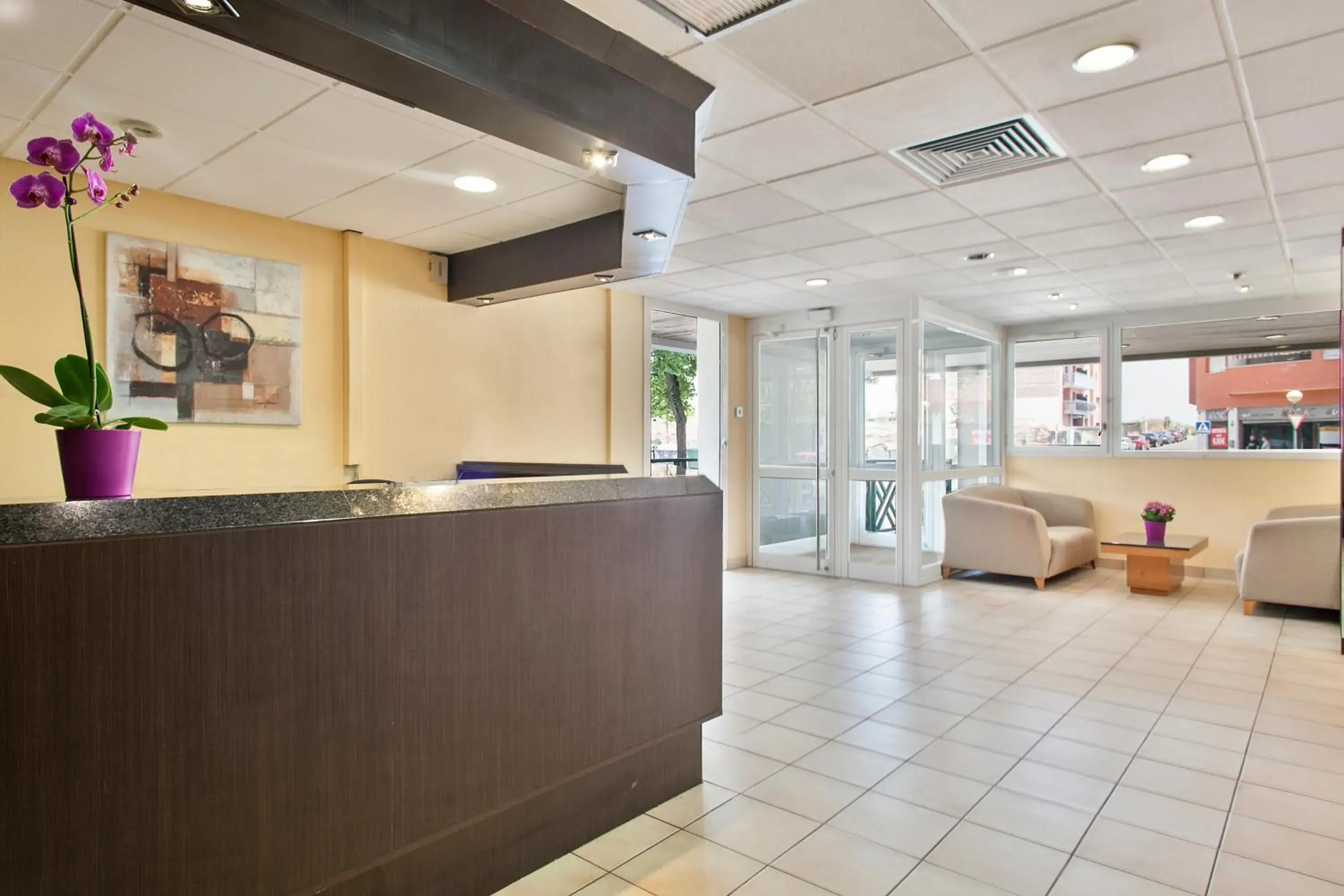 Lobby or reception in Crisol Quality Reus Lobby or reception in Crisol Quality Reus