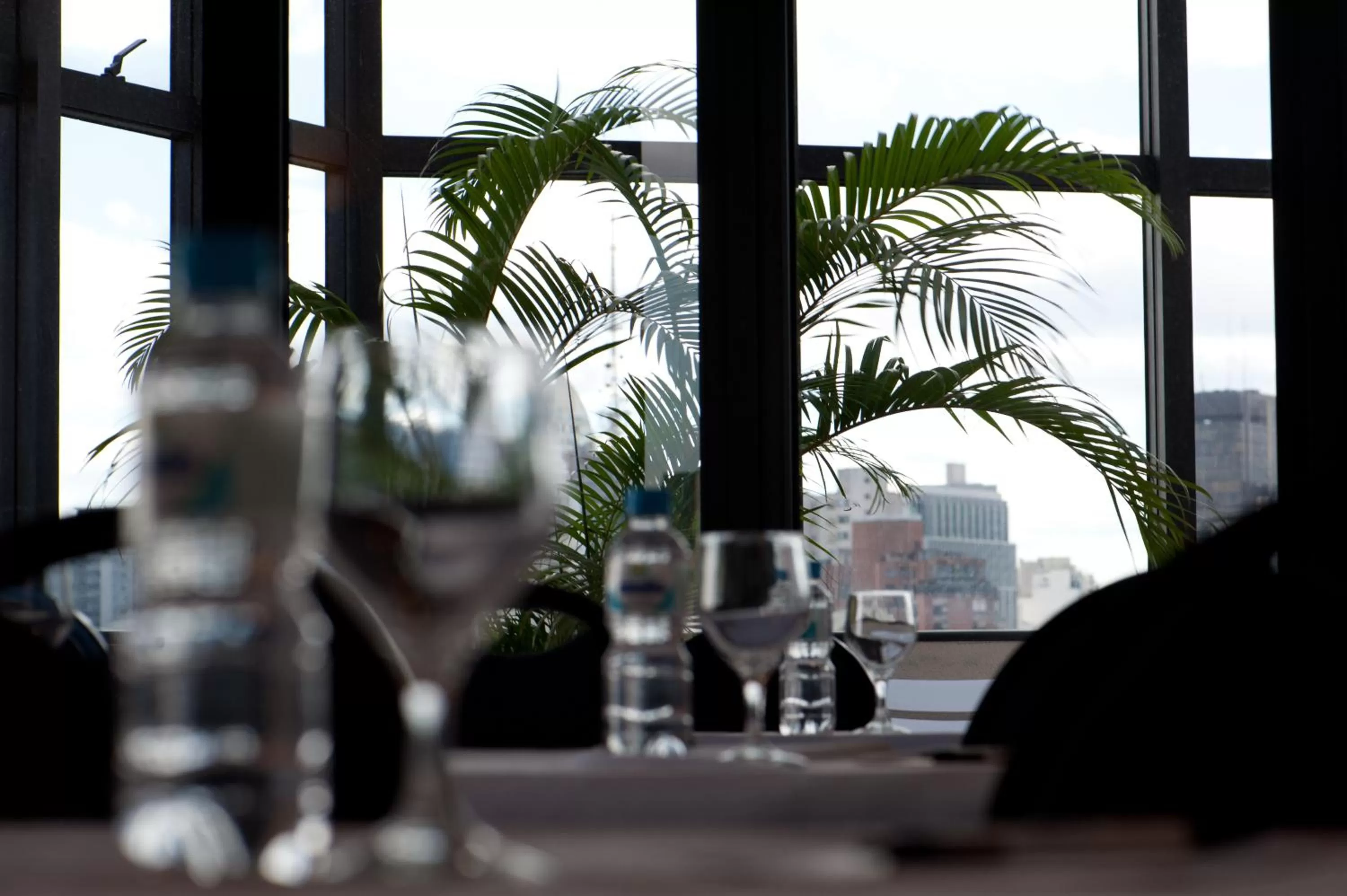 Restaurant/places to eat in Ninety Hotel