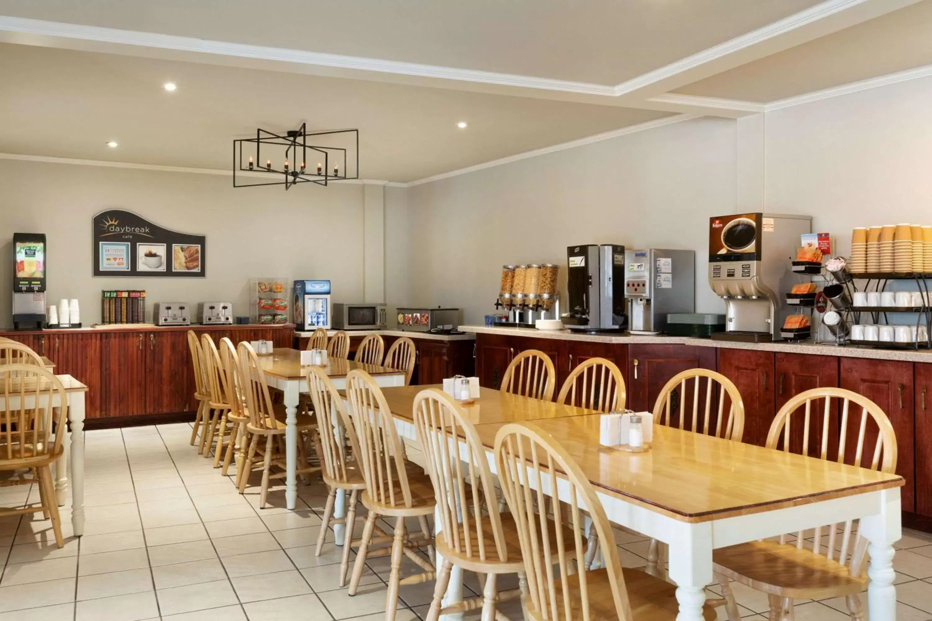 Restaurant/Places to Eat in Days Inn by Wyndham Edmundston