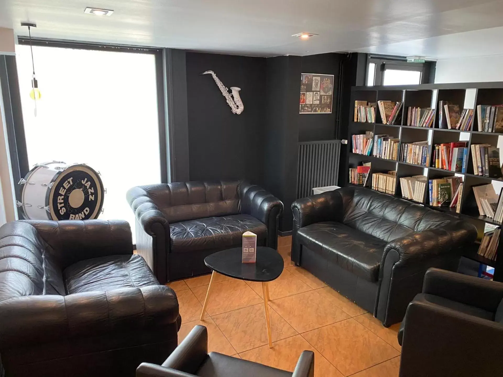 Lounge or bar, Seating Area in Logis Hôtel Restaurant Des Acacias Lille Tourcoing