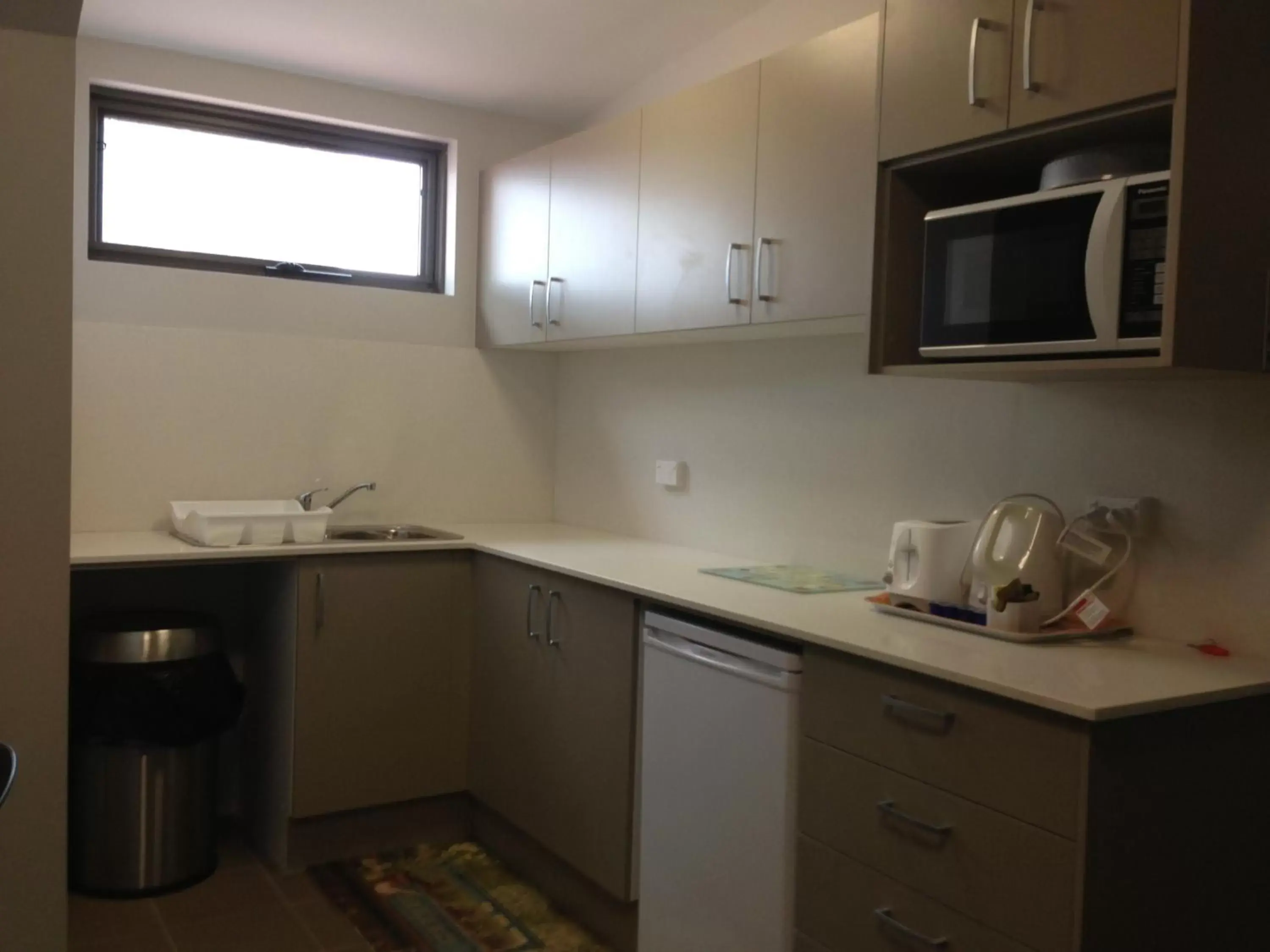 Kitchen or kitchenette, Kitchen/Kitchenette in Strathfield Executive Accommodation