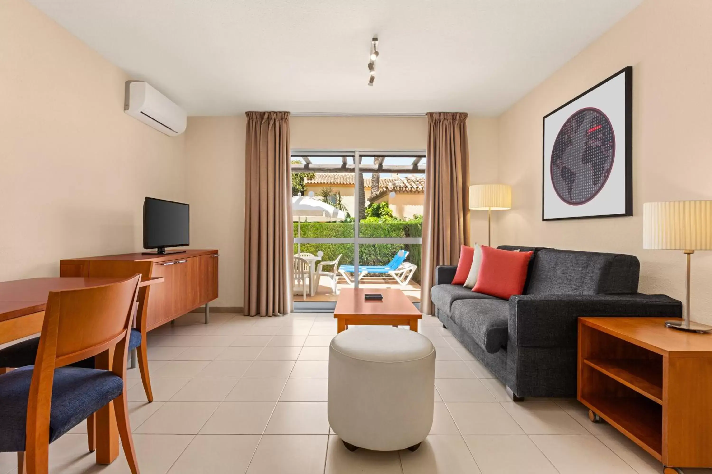 Living room, Seating Area in Ramada Hotel & Suites by Wyndham Costa del Sol