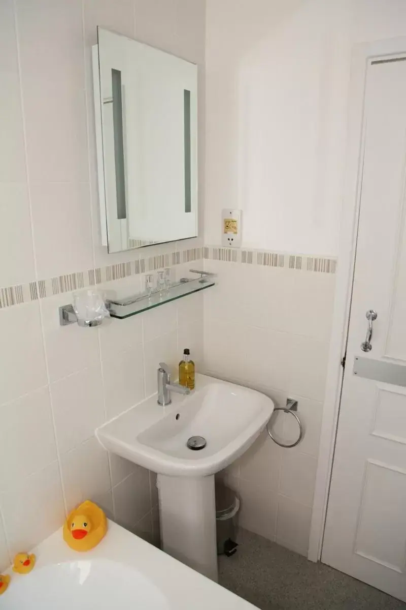 Bathroom in The Hinton Guest House