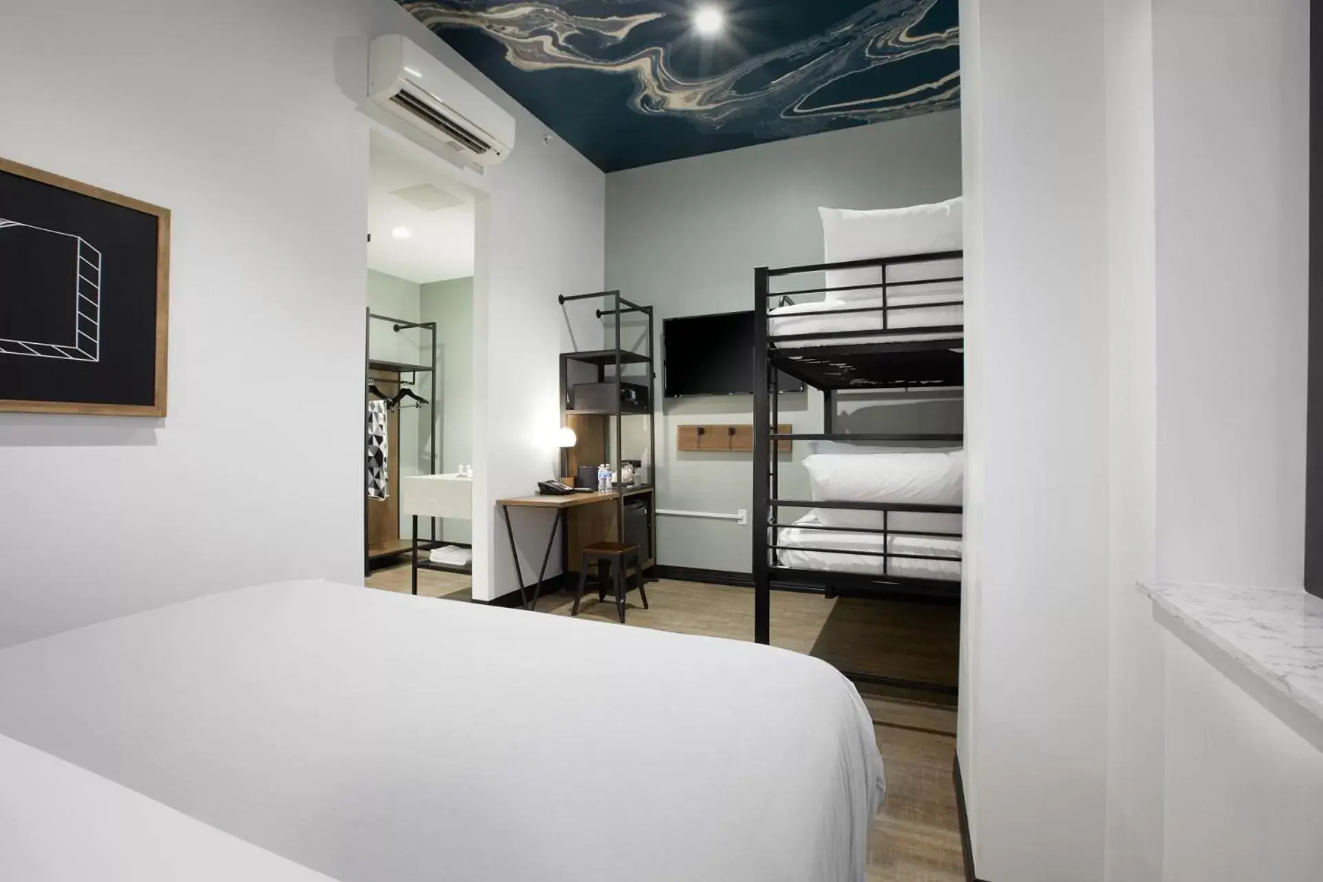 Photo of the whole room, Bunk Bed in TRYP by Wyndham Pittsburgh/Lawrenceville