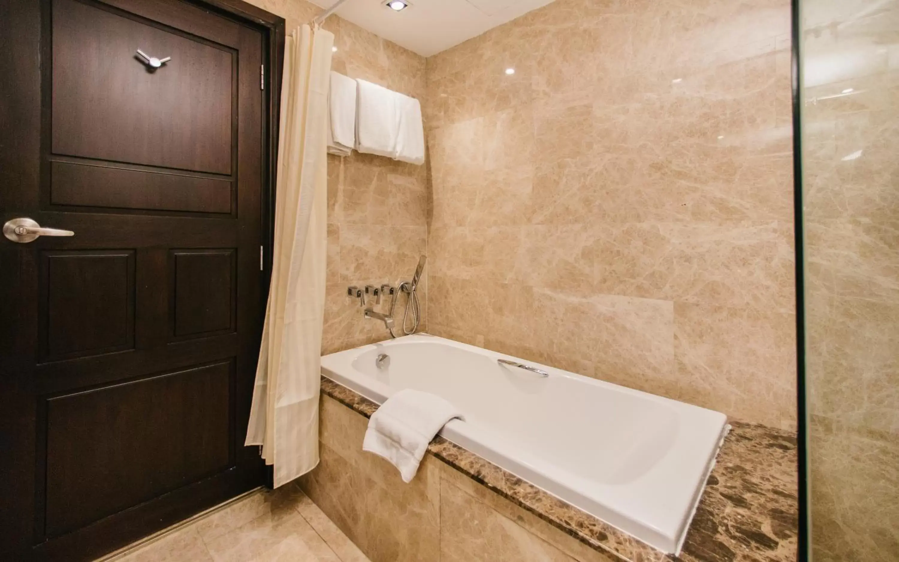 Bathroom in Al Meroz Hotel Bangkok - The Leading Halal Hotel