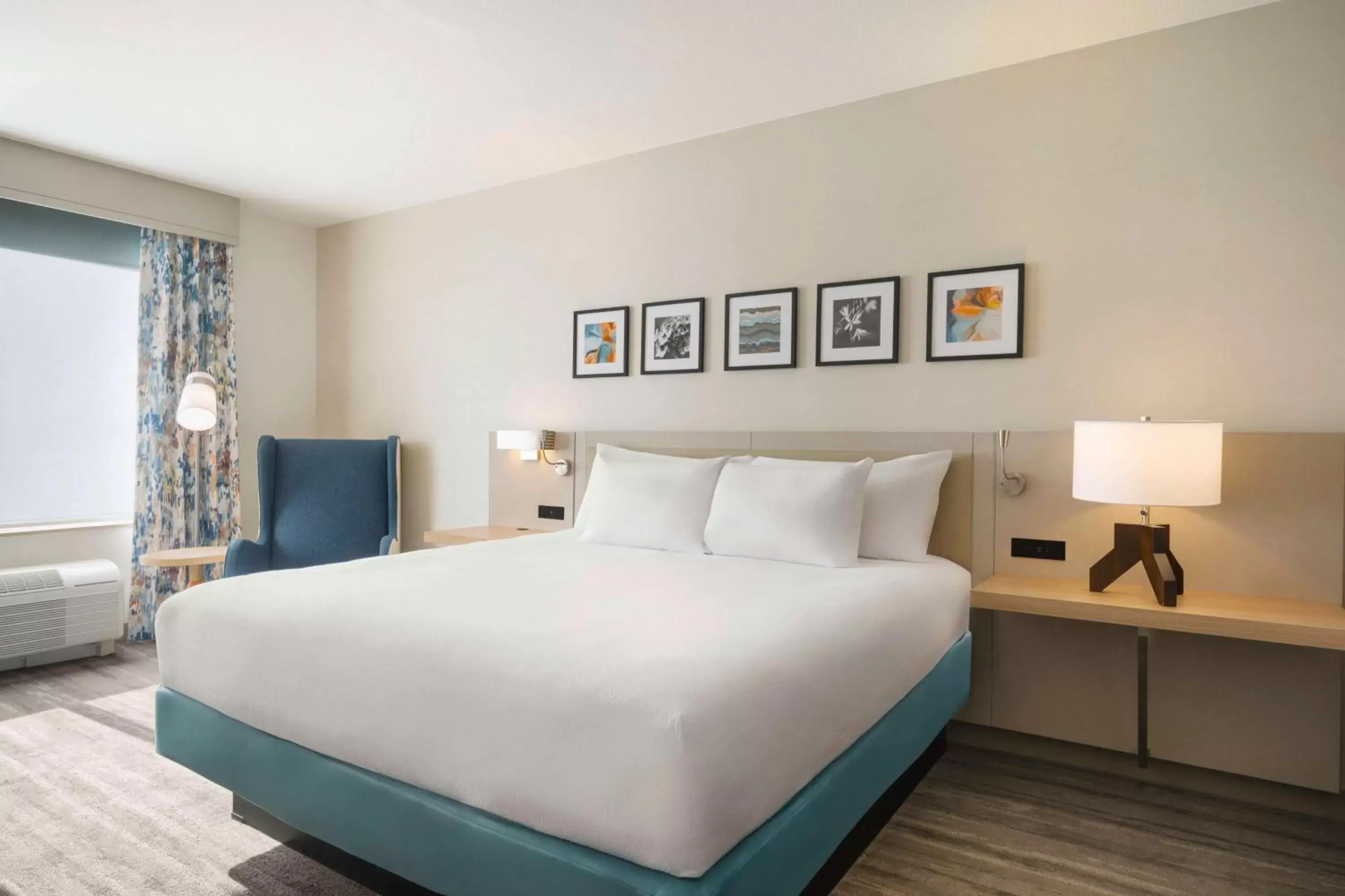 Bedroom, Bed in Hilton Garden Inn Fort Collins