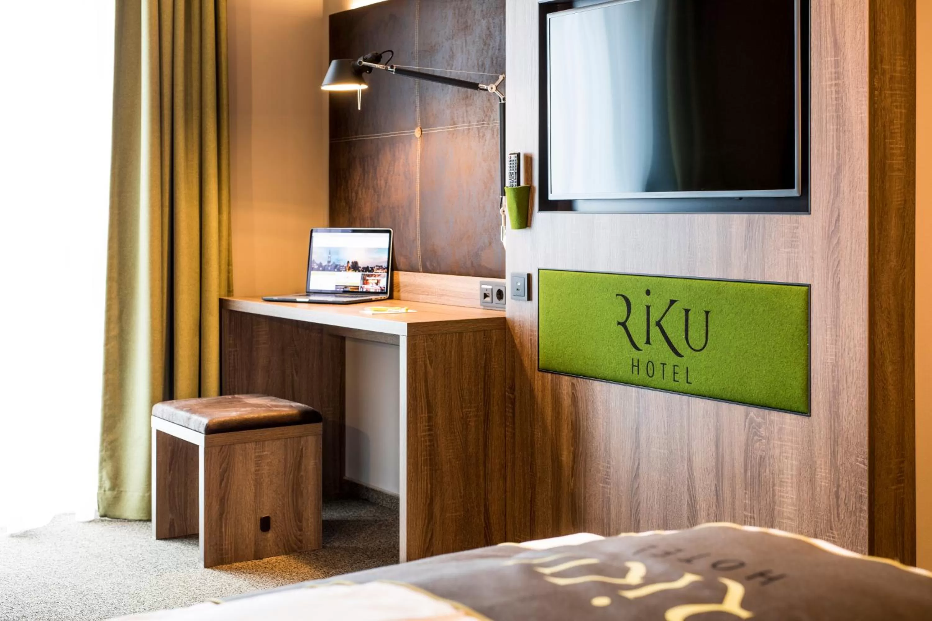 TV and multimedia, Bed in RiKu HOTEL Pfullendorf