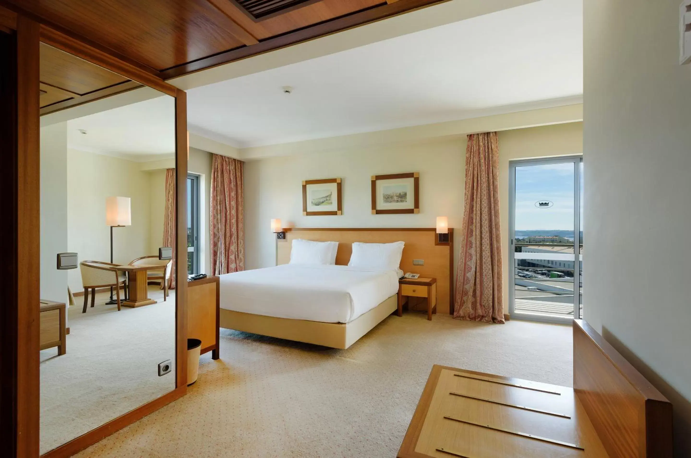 Bedroom, Bed in Hotel Real Oeiras Bedroom, Bed in Hotel Real Oeiras