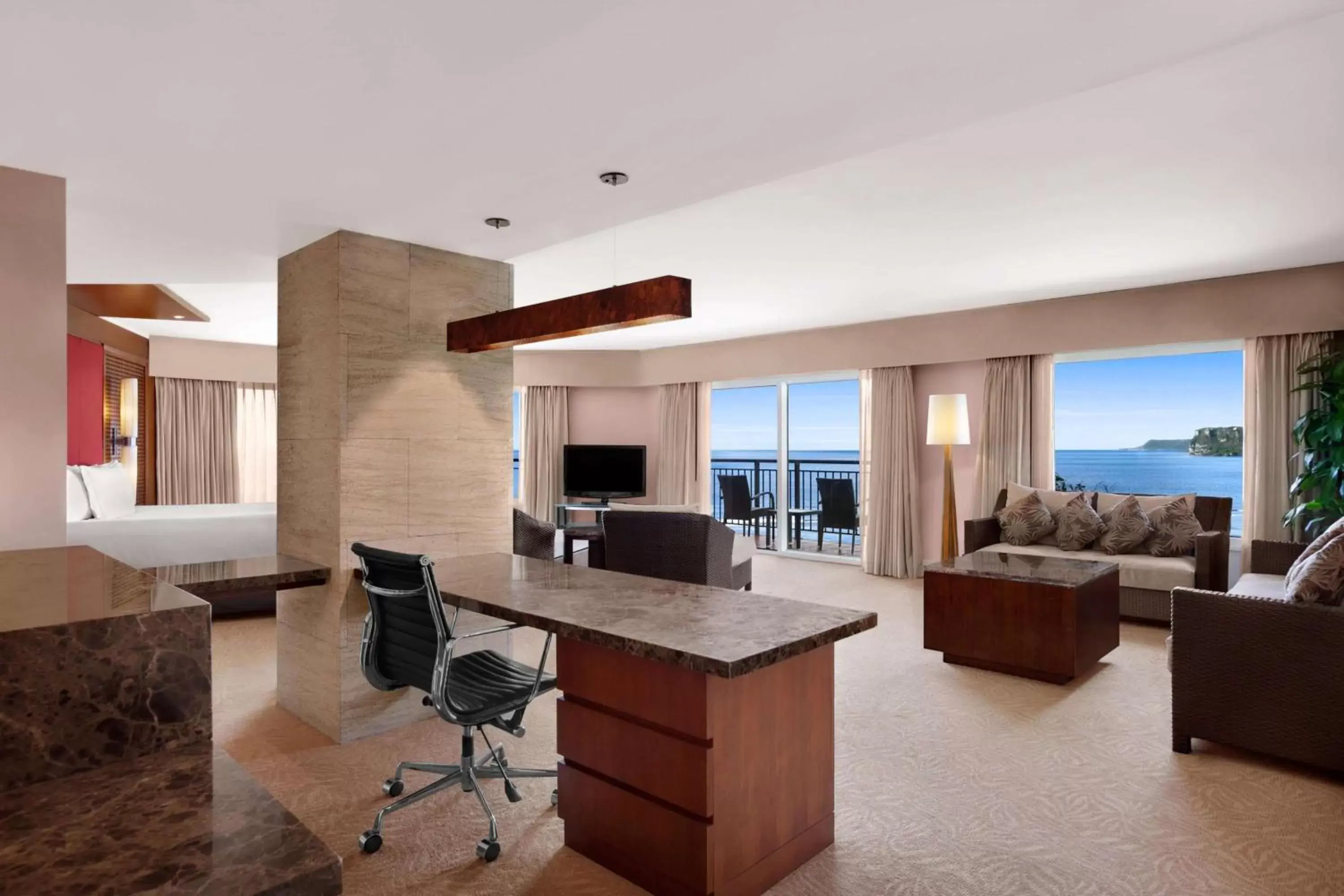 Bedroom, Seating Area in Hilton Guam Resort & Spa