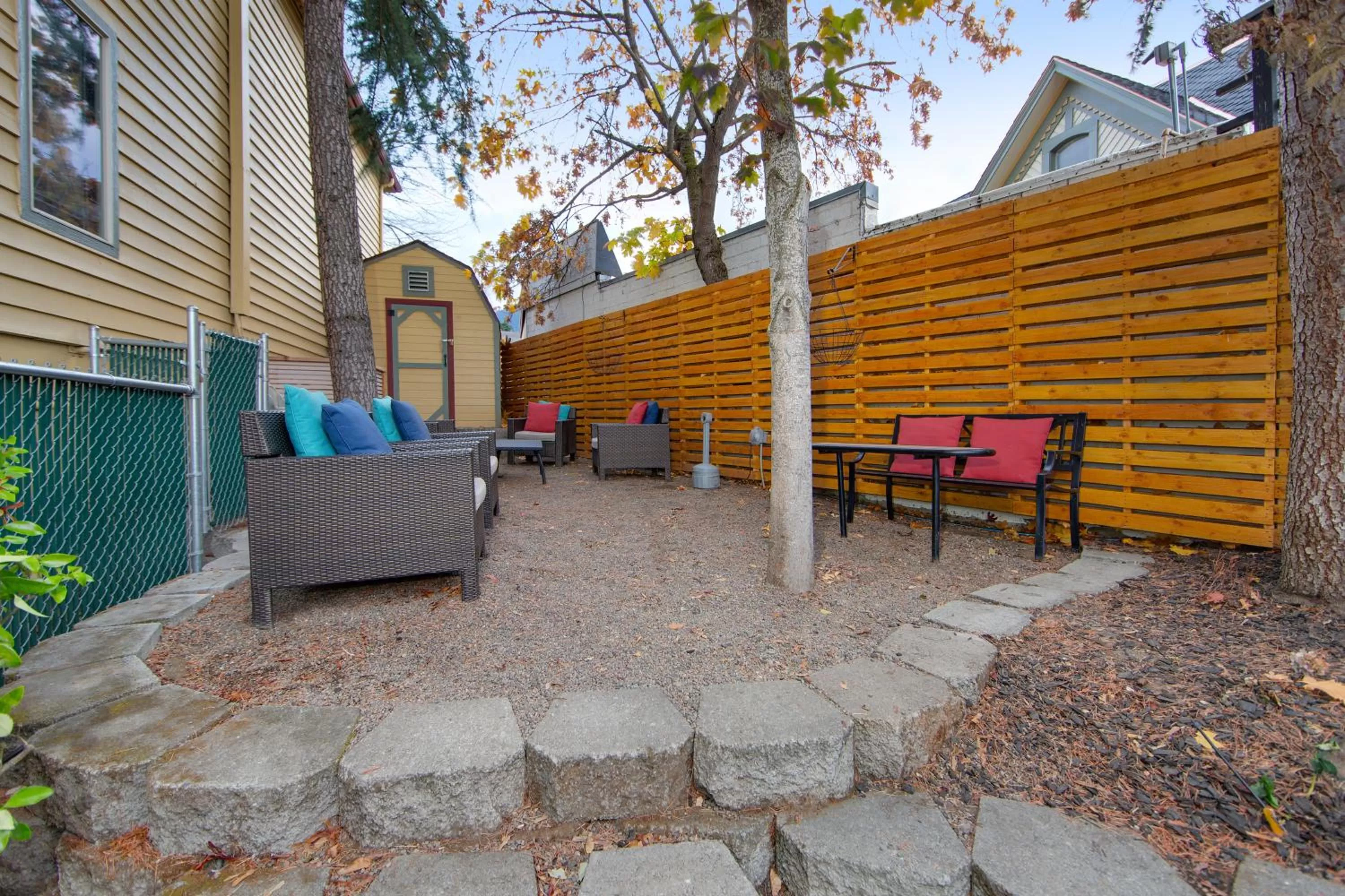 Garden in Stratford Inn