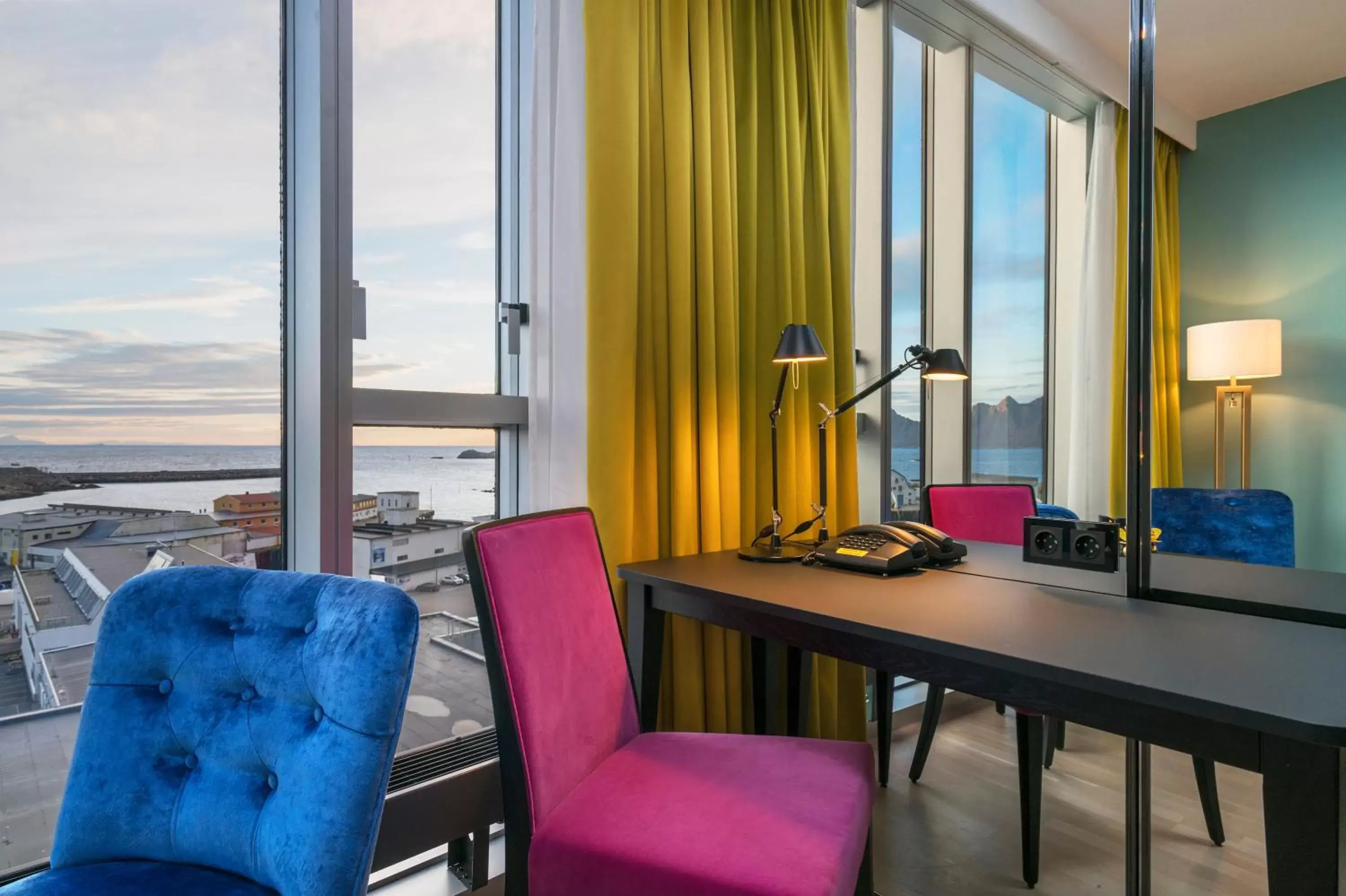 Living room in Thon Hotel Lofoten