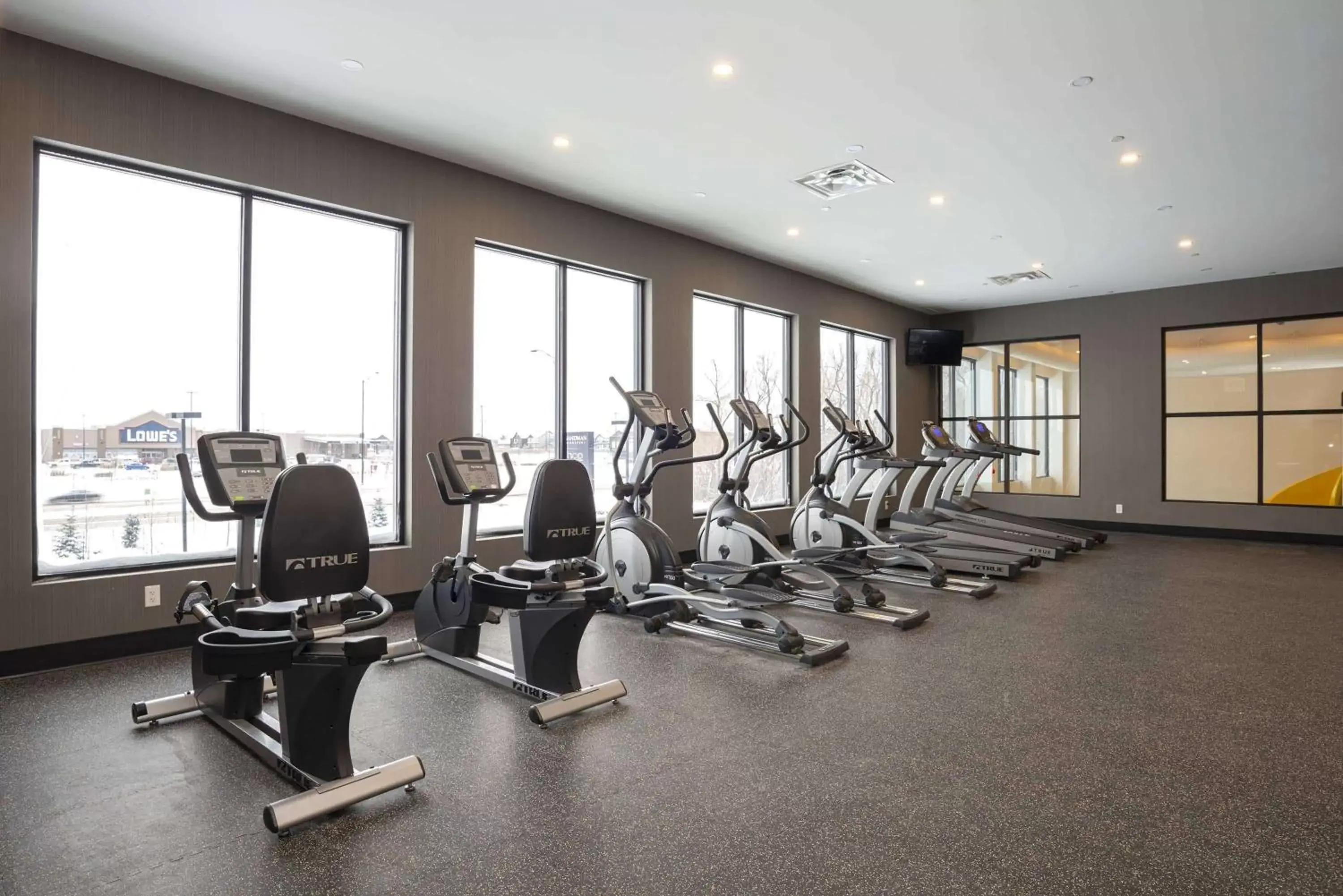 Fitness centre/facilities, Fitness Center/Facilities in Sandman Signature Sherwood Park Hotel