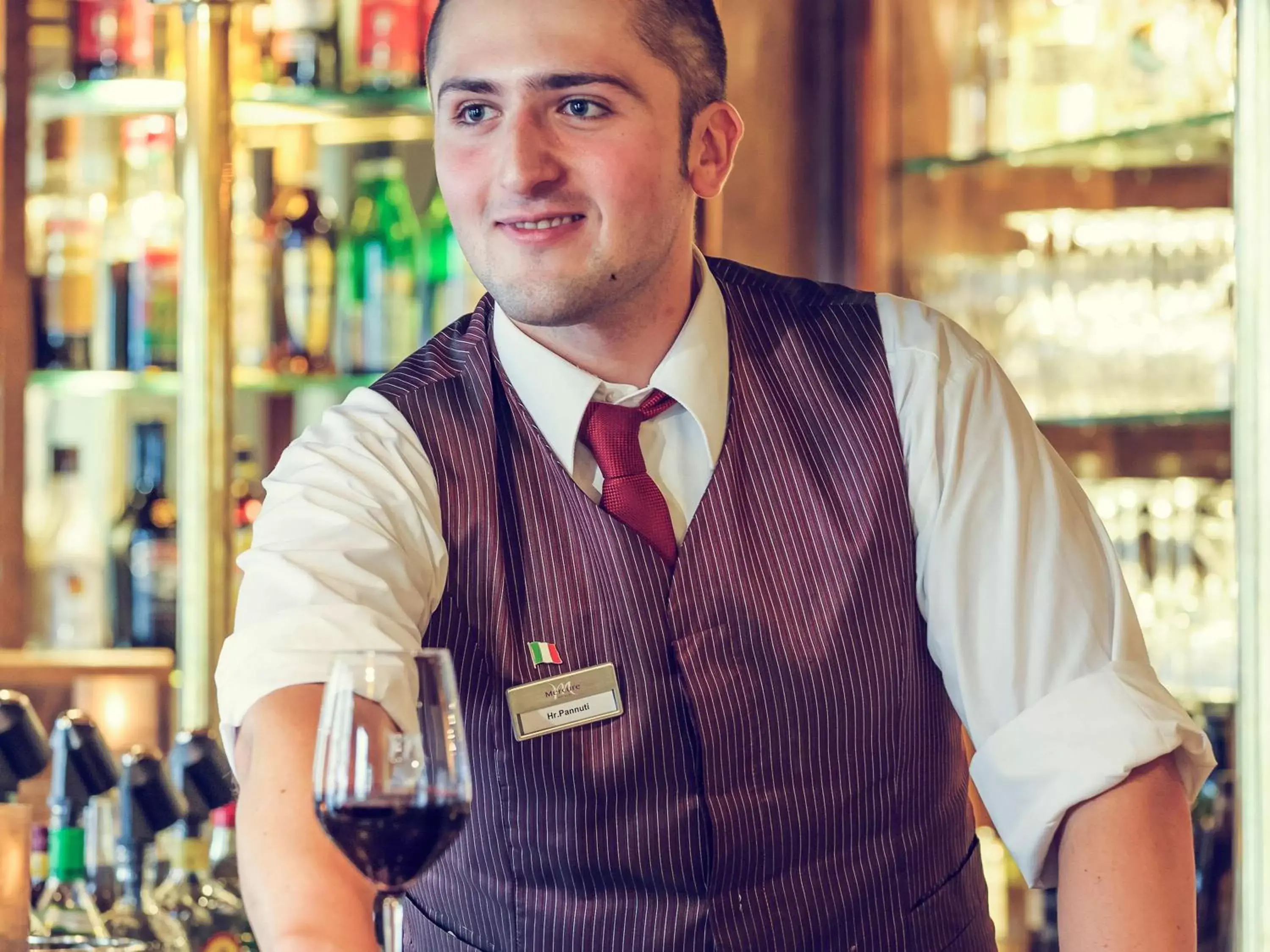 Lounge or bar, Staff in Mercure Hotel Düsseldorf City Center