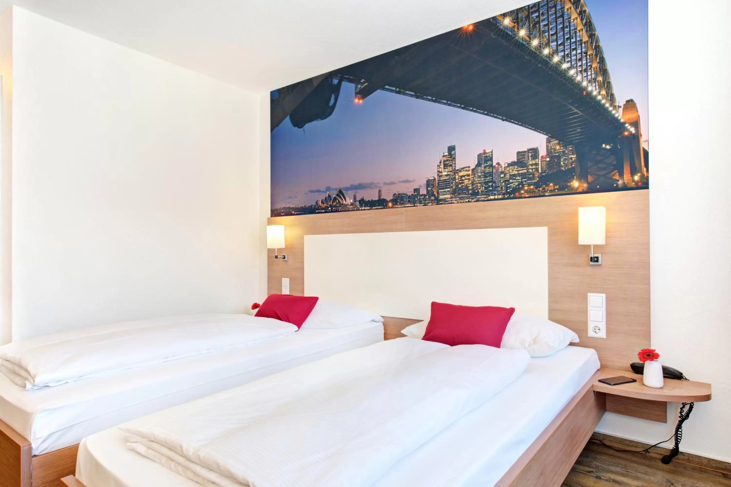 Staff, Bed in Ambassador TheContinents