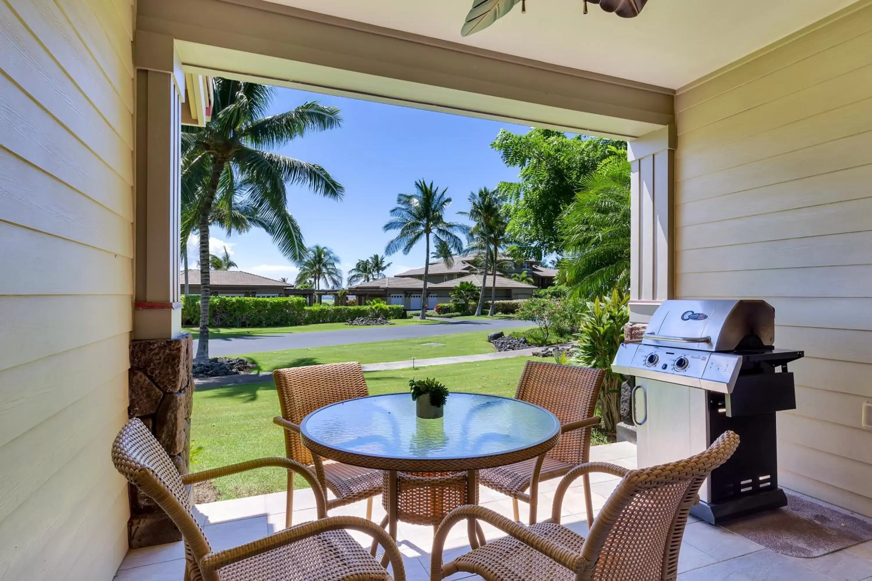 BBQ facilities, Patio/Outdoor Area in Castle Halii Kai at Waikoloa