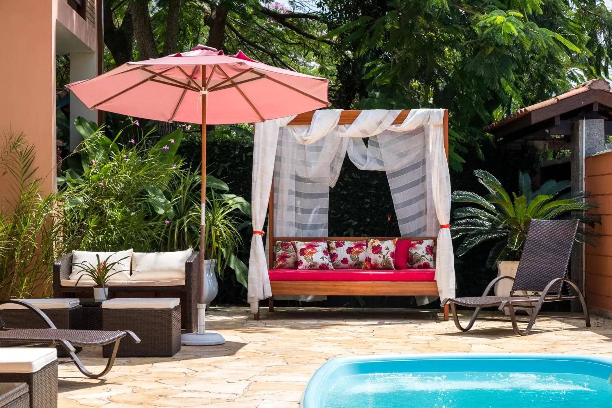 Swimming pool in Pousada Mar Azul