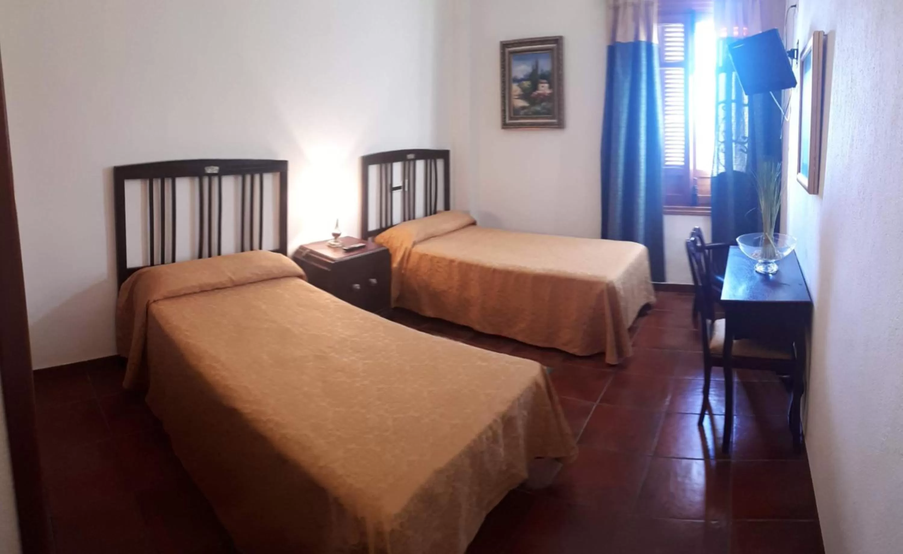 Photo of the whole room, Bed in Escua