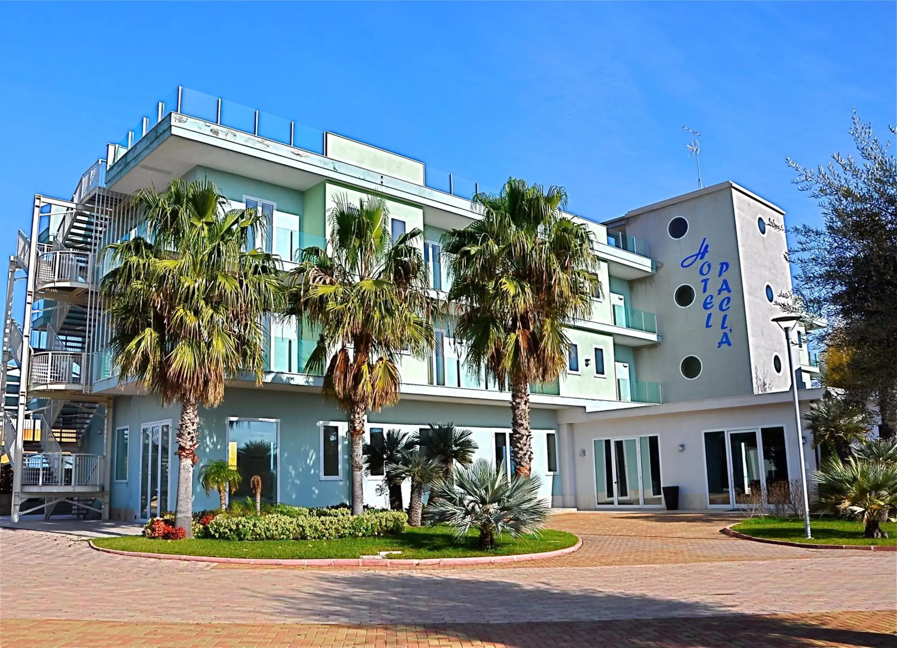 Facade/entrance, Property Building in Hotel Pacl