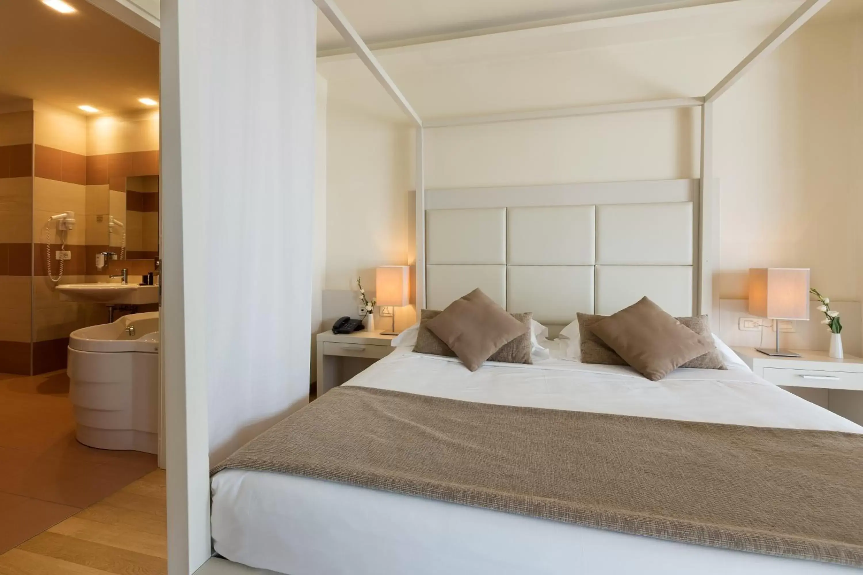 Bed in Leonardo Hotel Lago di Garda - Wellness and Spa