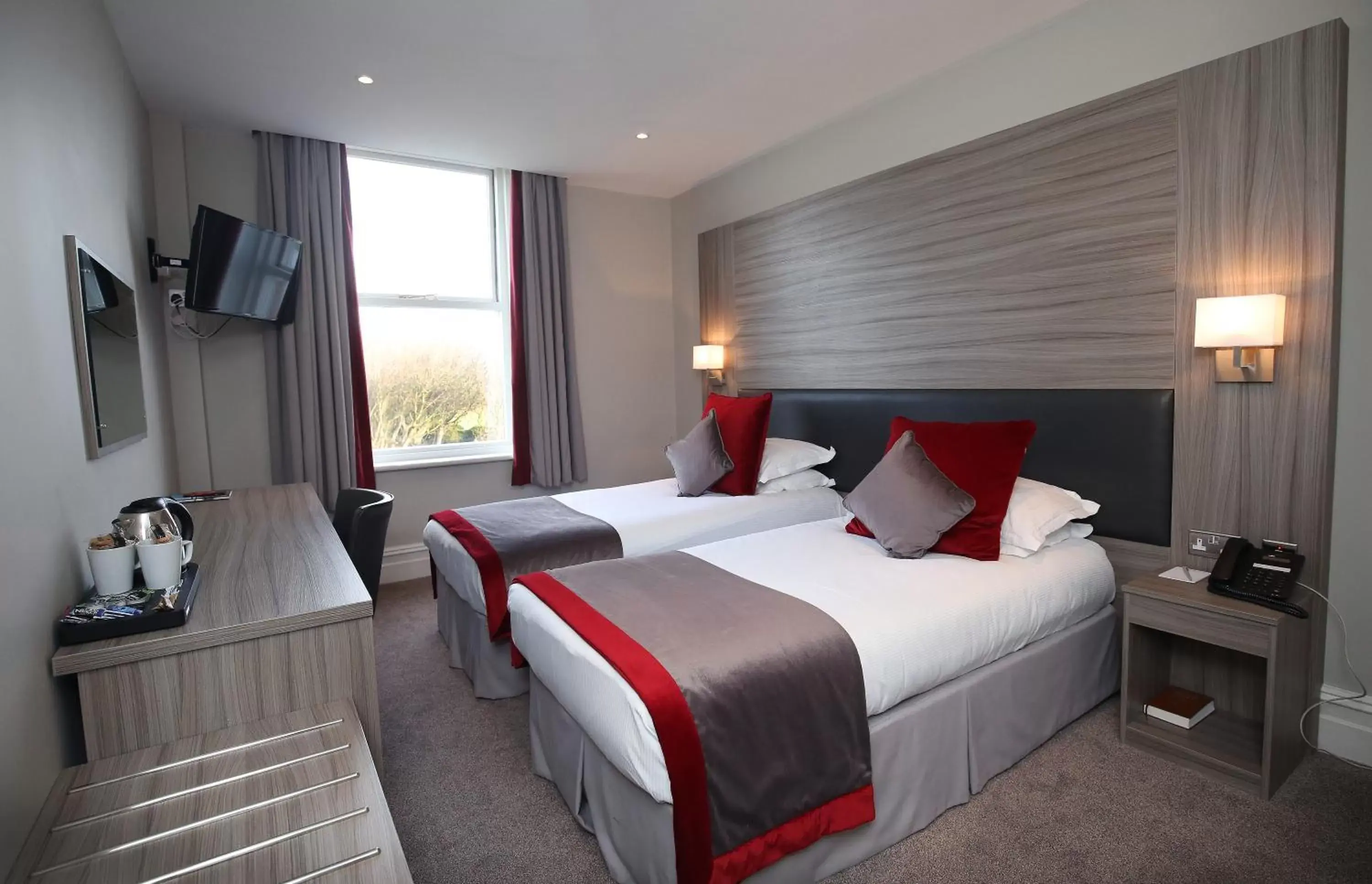 Bathroom, Bed in Leasowe Castle Hotel