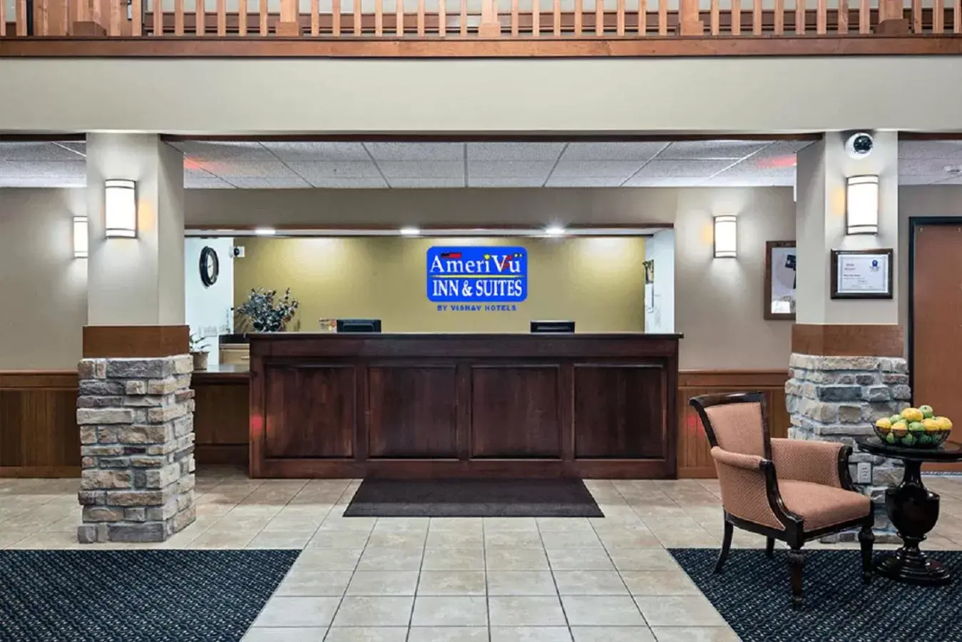 Lobby/Reception in AmeriVu Inn and Suites - Waconia