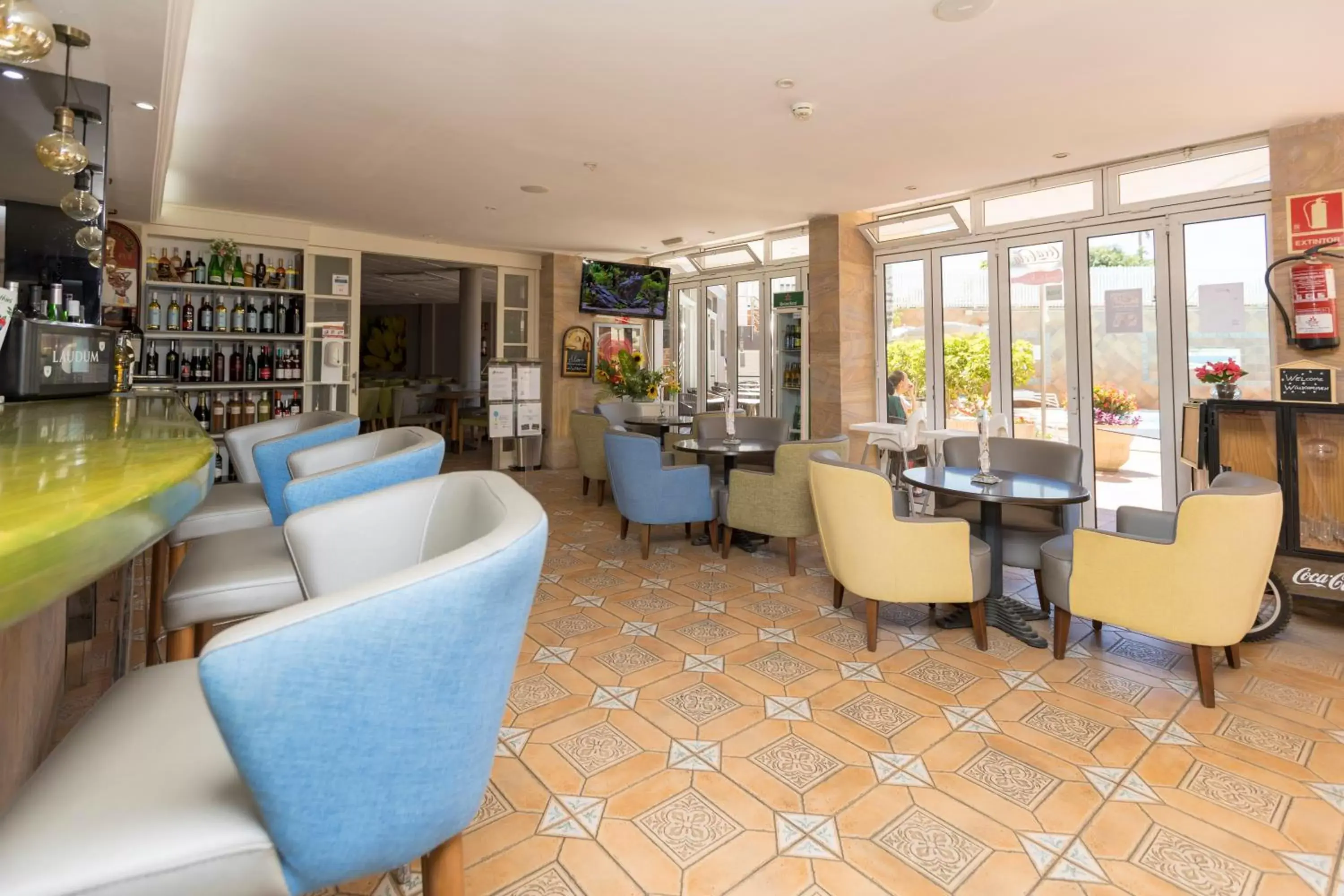 Lounge or bar, Lounge/Bar in Hotel LIVVO Veril Playa