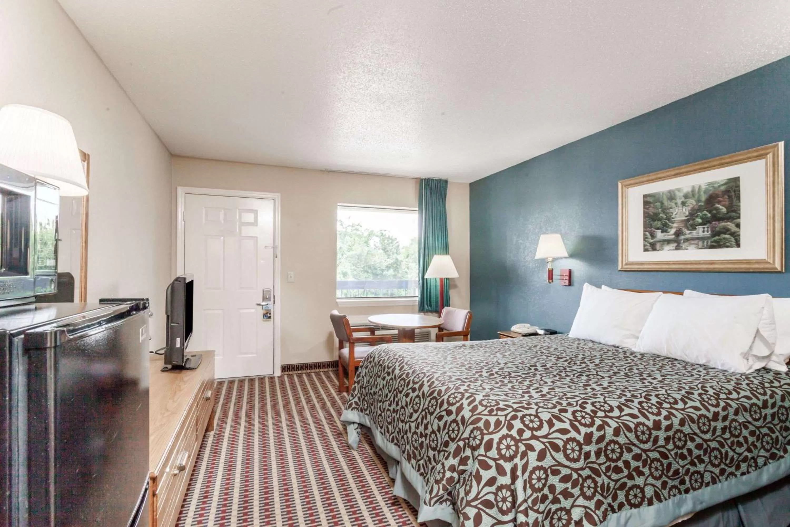 Photo of the whole room, Bed in Days Inn by Wyndham Nashville N Opryland/Grand Ole Opry